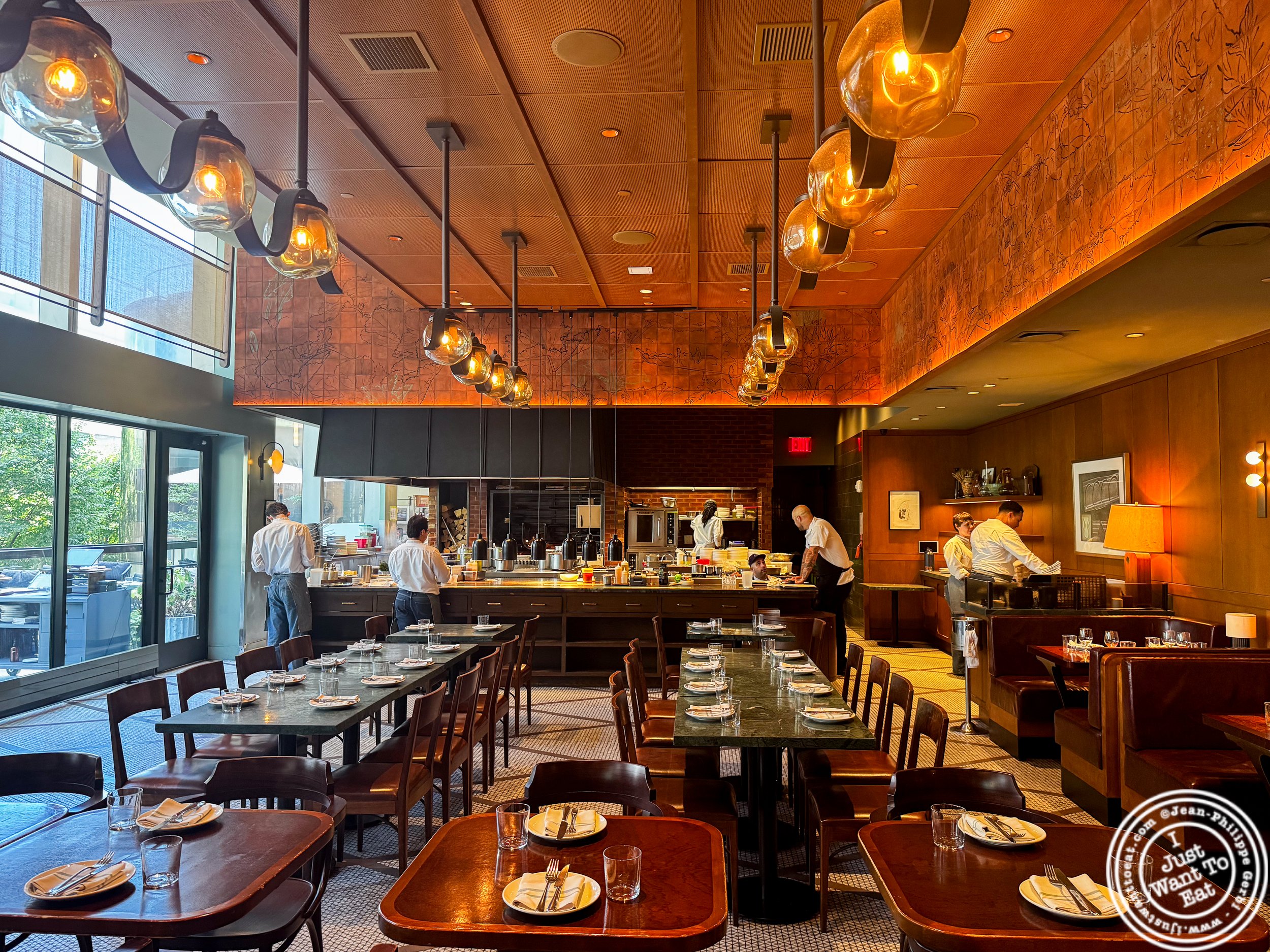 Main dining room at Ci Siamo in NYC