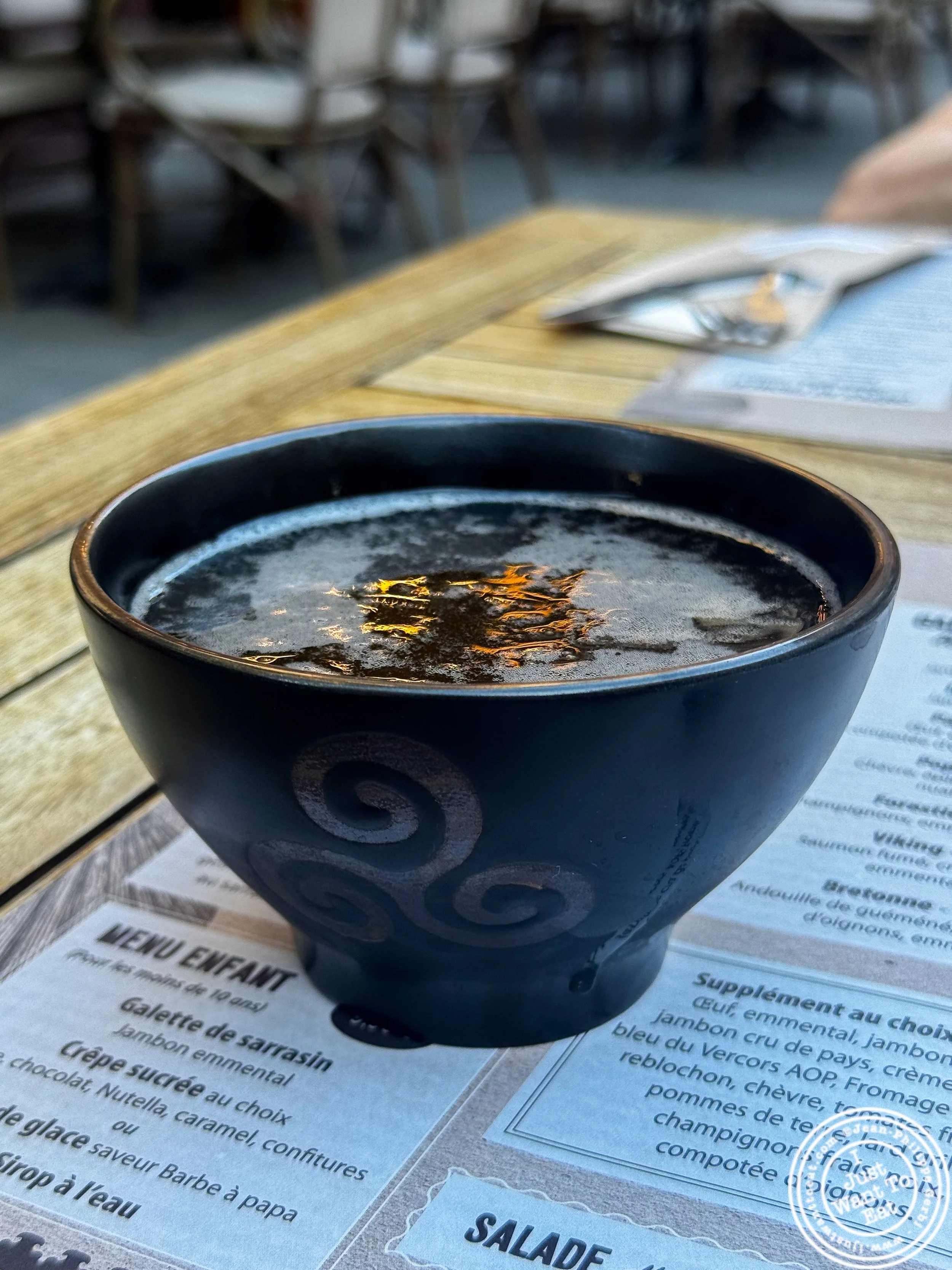 Bolee de cidre or glass of cider at Creperie de Gordes in Grenoble