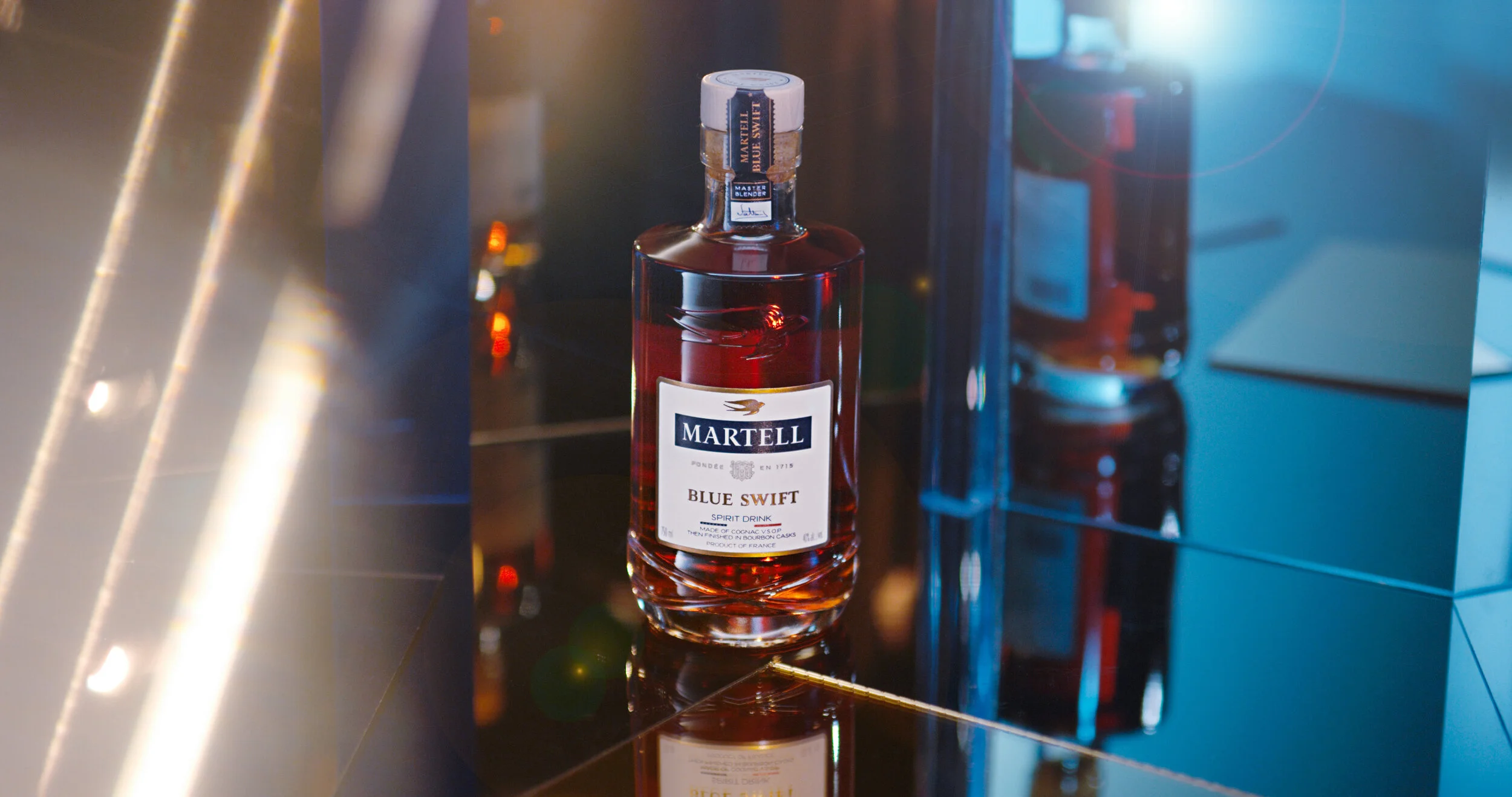 MARTELL_BLUESWIFT_PRODUCT_SOCIAL_UNCROPPED_Mirrored-BG-017.jpg