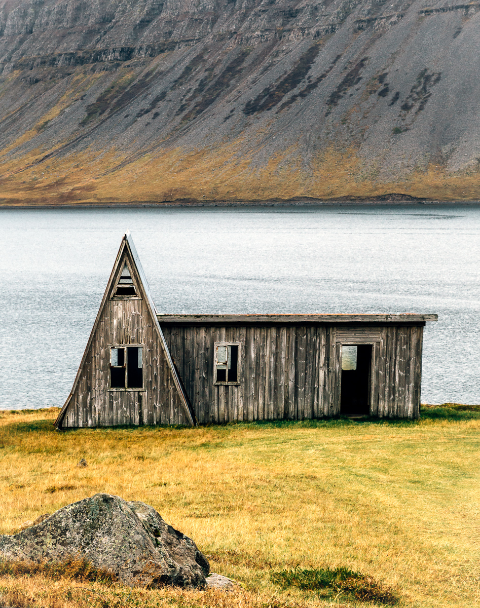Abandoned Icelandic House-2.jpg