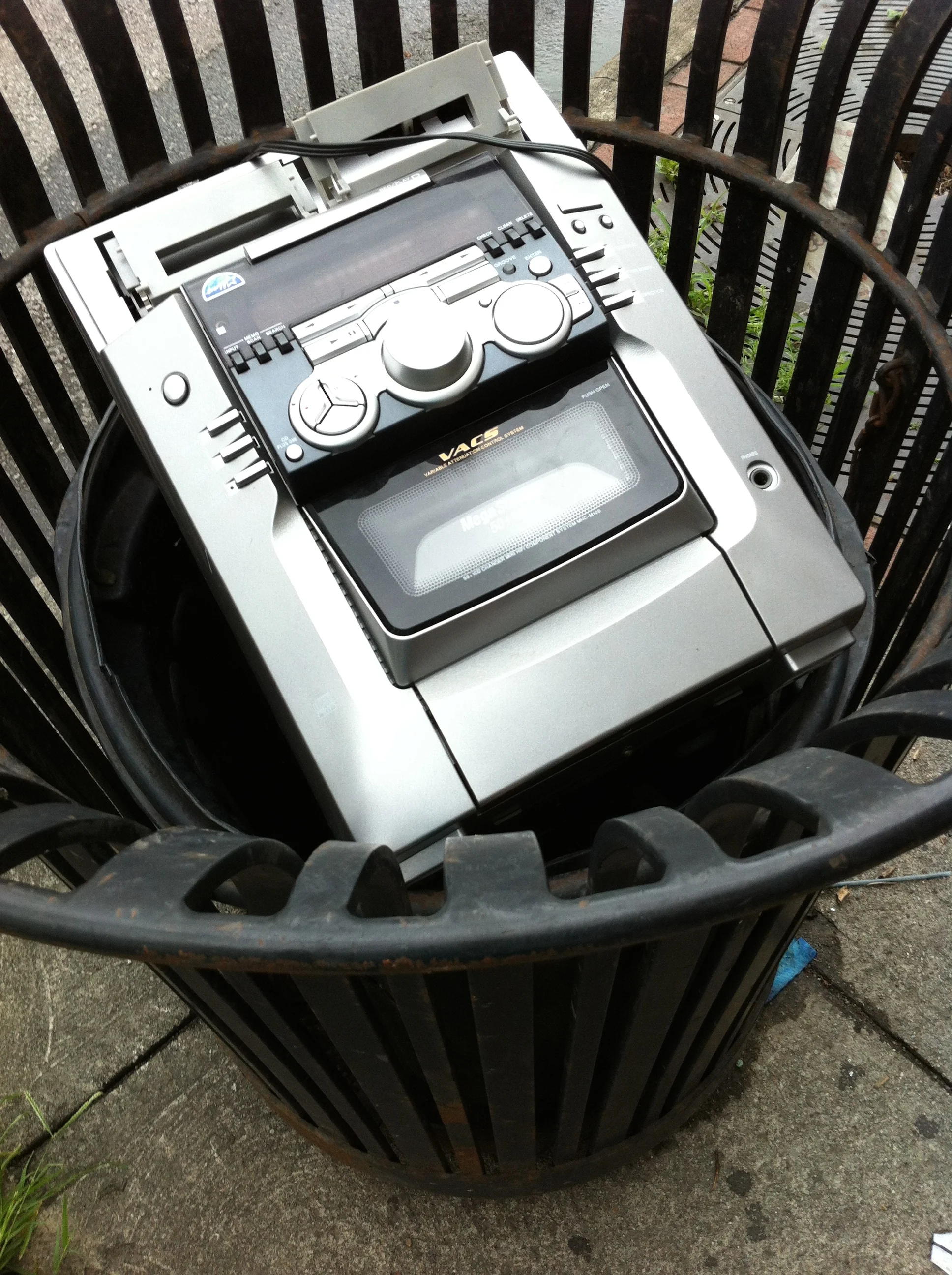 perfectly good stereo in the trash on high street, columbus July 5, 2013 at 1:55 PM