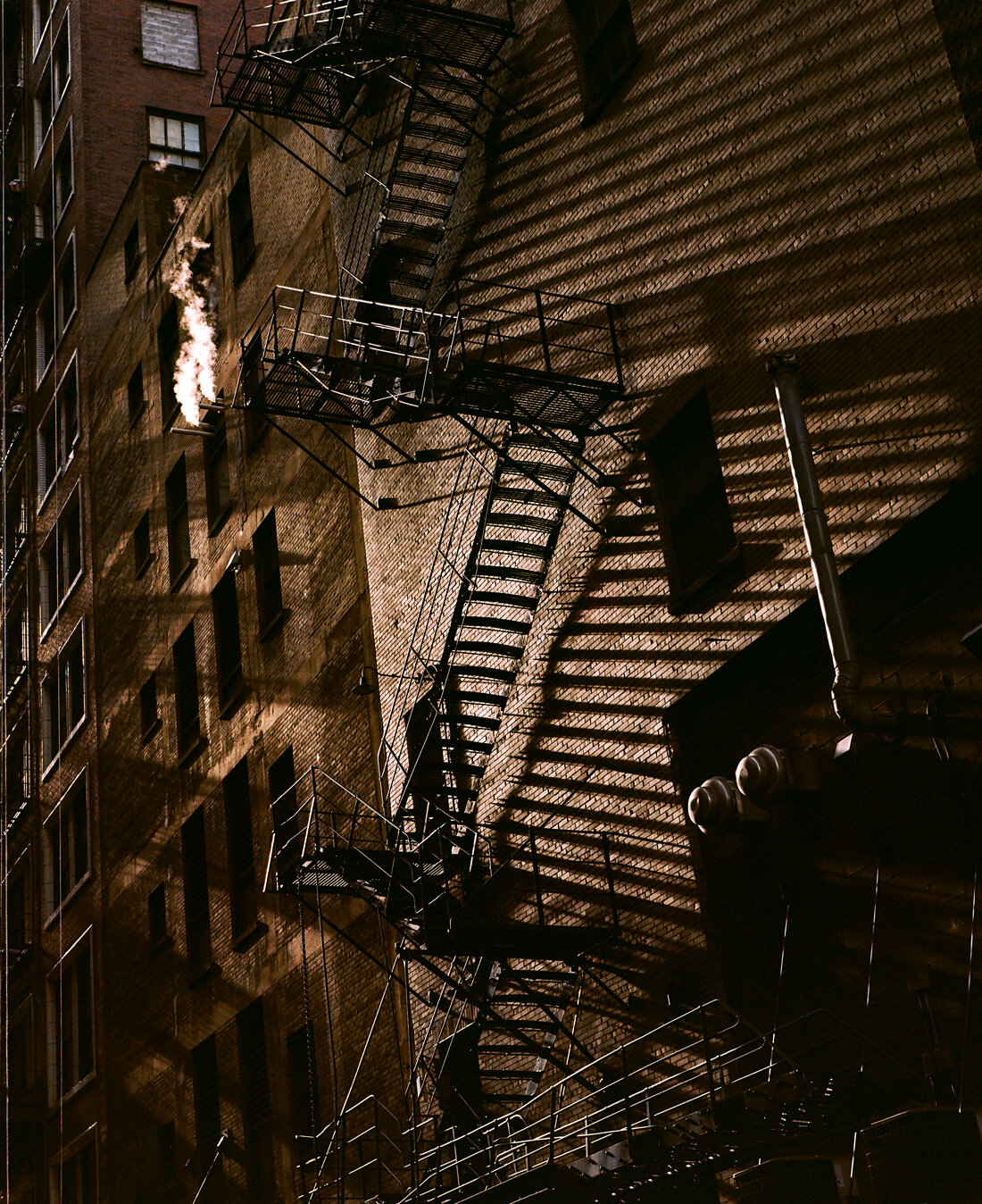 2020_04_12_Illinois_Chicago_Alley_Fire_Escape_RJS_rspeers-9949-EKTAR-01_V1.jpg