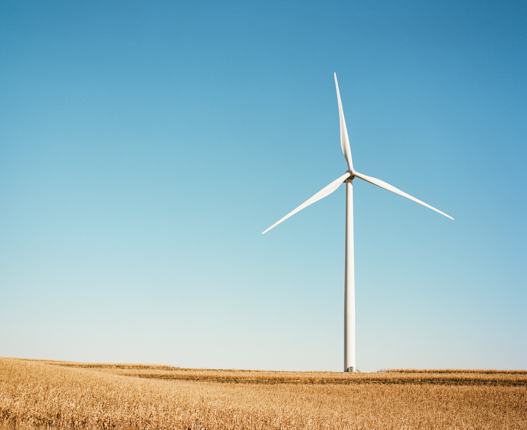 Illinois_Farmland_Wind_Turbine_RJS_000037500006.jpg