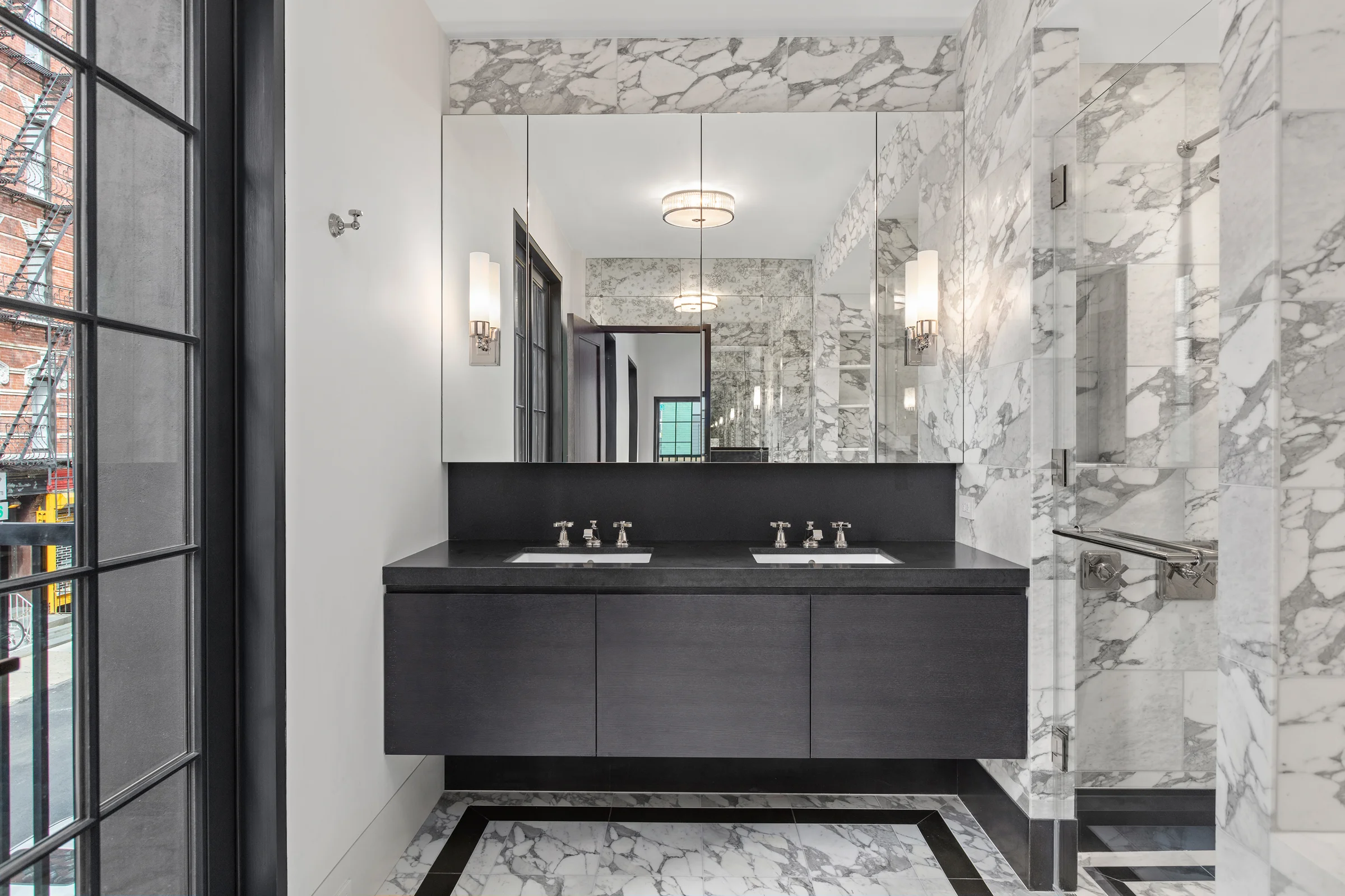 Thompson_Main-Bathroom2.jpg