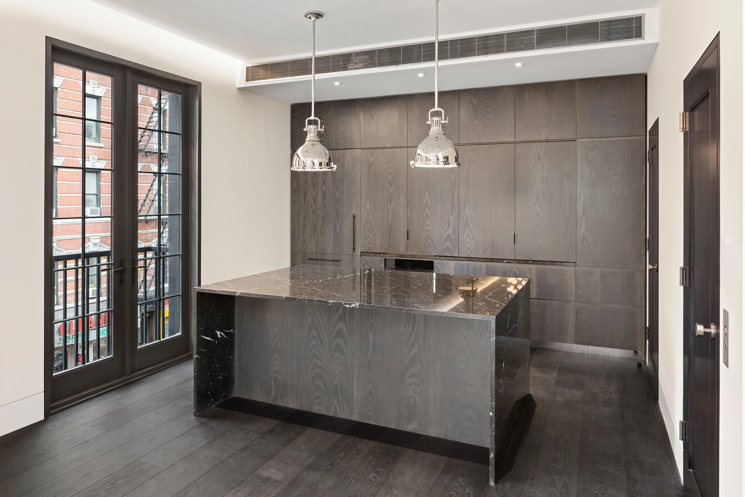 Thompson_Kitchen-Closed.jpg