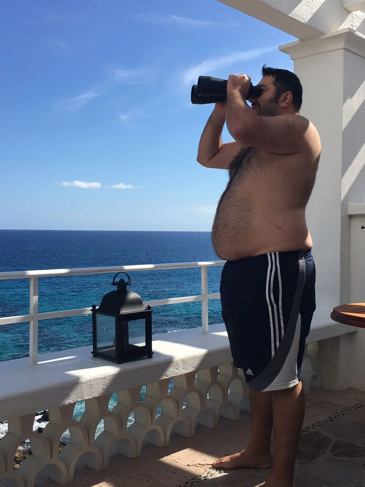  Oh where is Hartan. Where could he be? 