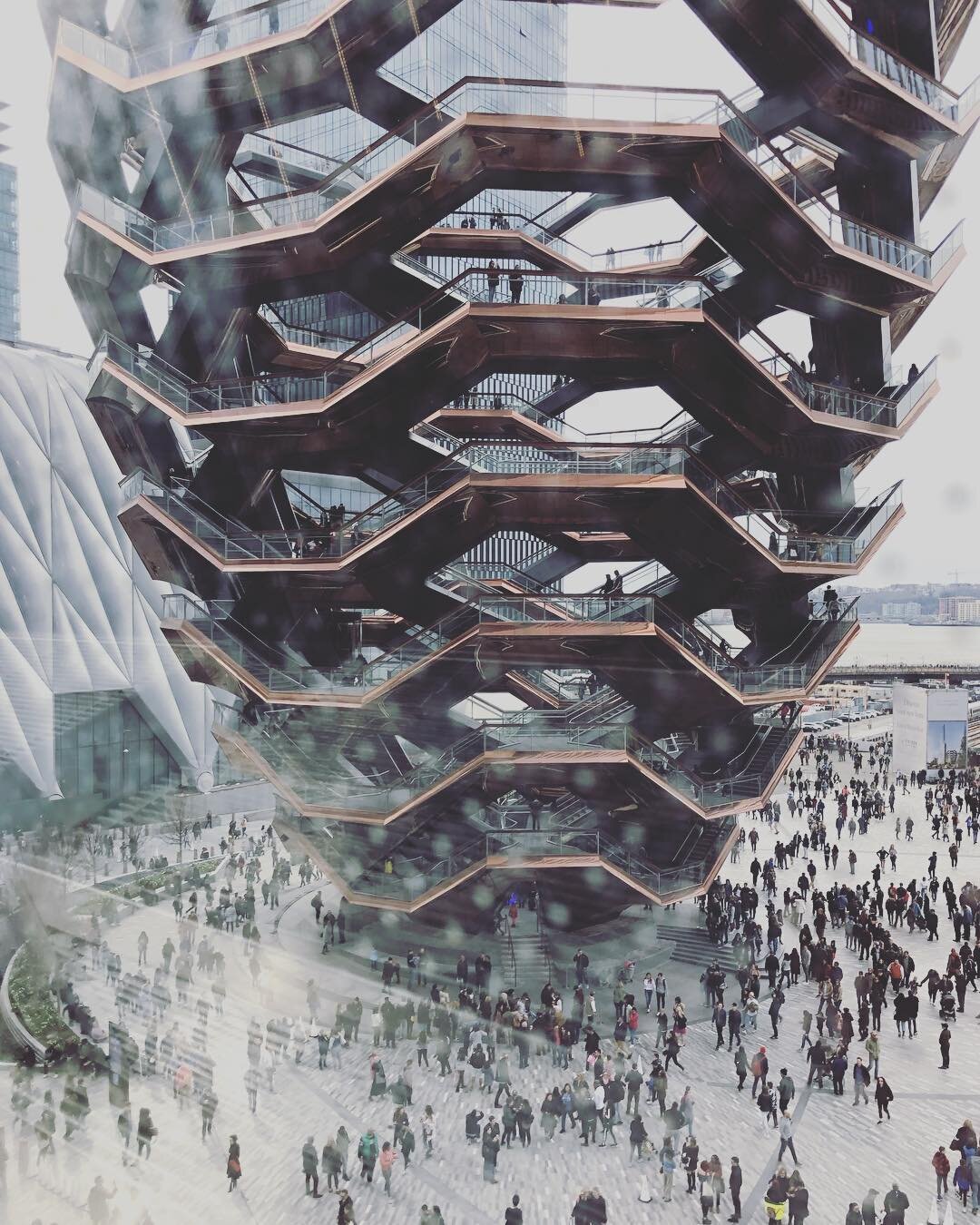 moving vessel in stillness #kreativly #places #art #architecture #hellohudsonyards #3den