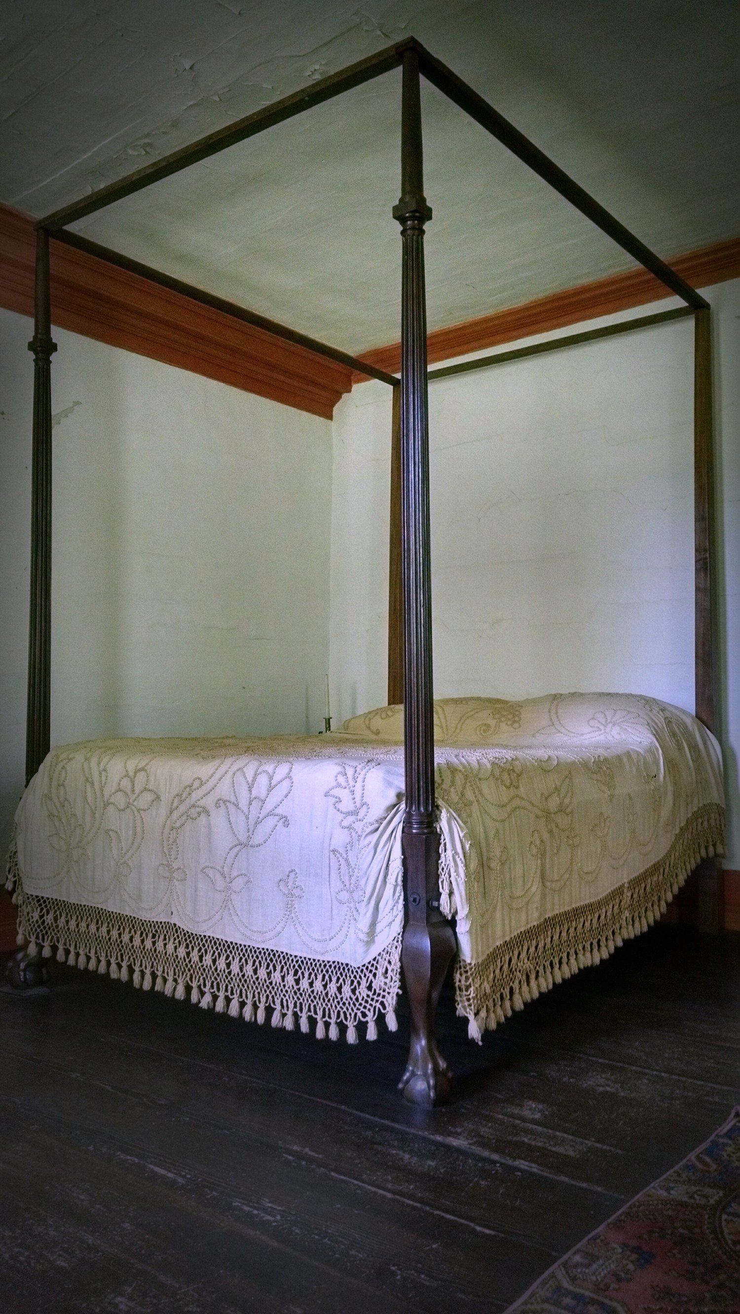 Chippendale-style Bed