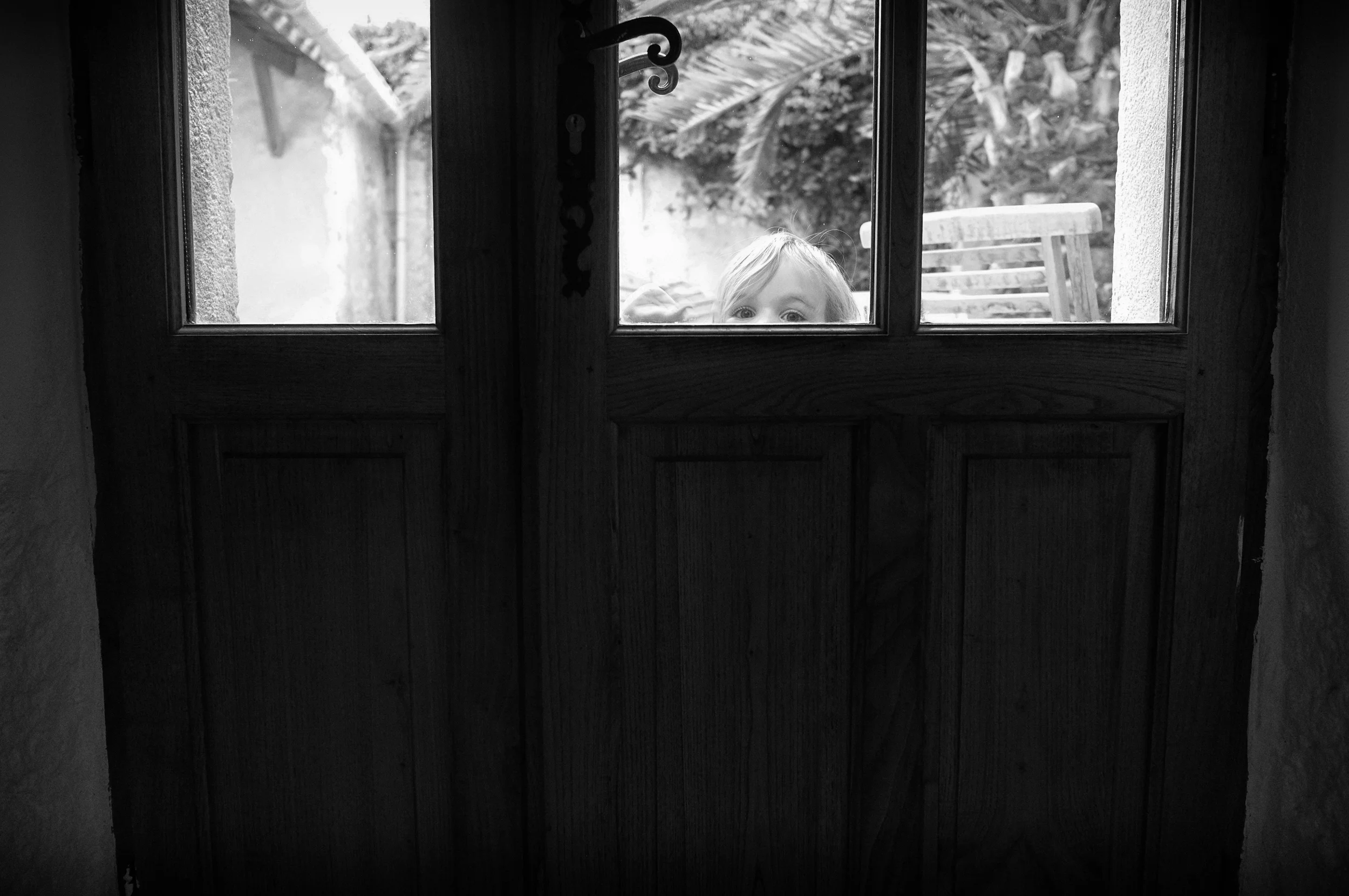 Front door Open, closed, open, closed. Villeneuve-Minervois