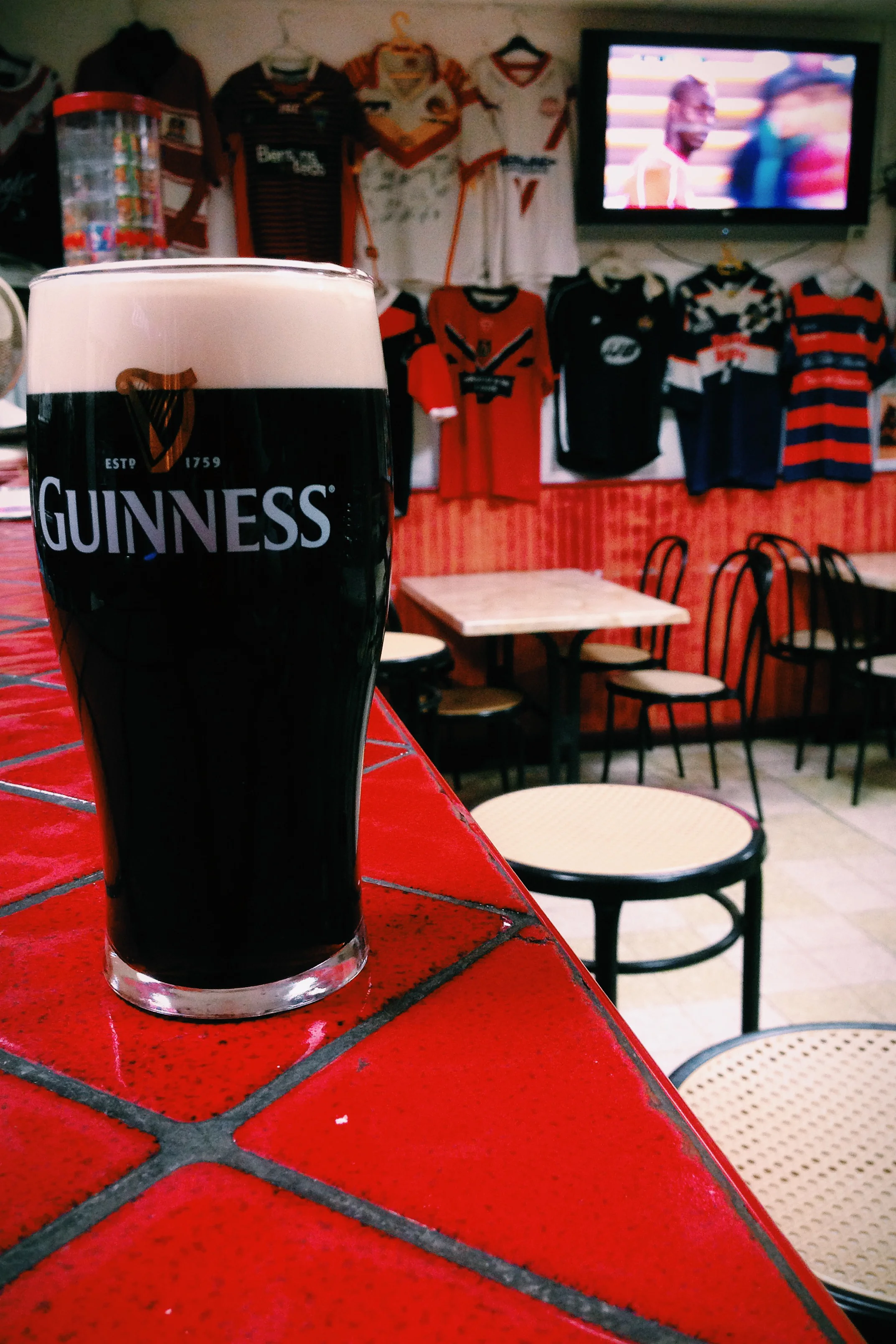 Guinness and Balotelli. Villeneuve-Minervois