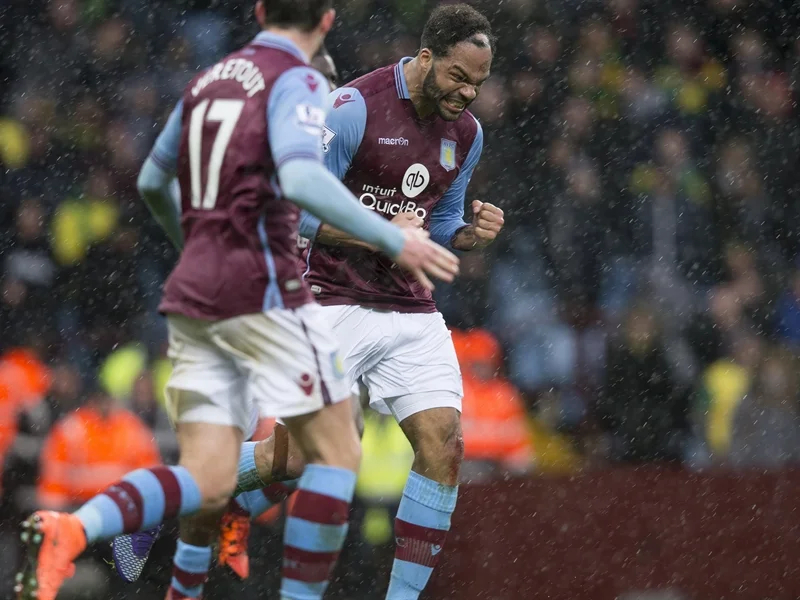 Joleon Lescott celebra su gol al Norwich | Fotografía: Aston Villa FC