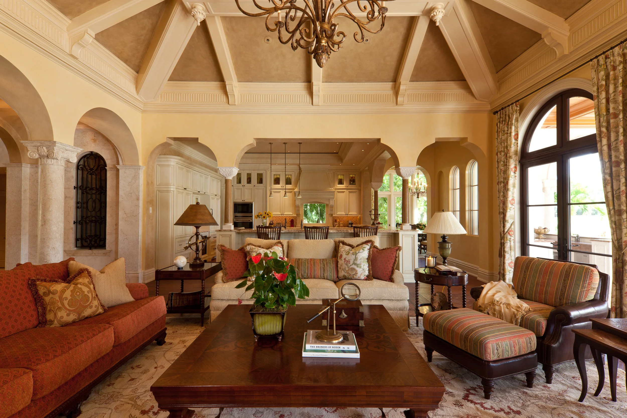 5_Family Room.jpg