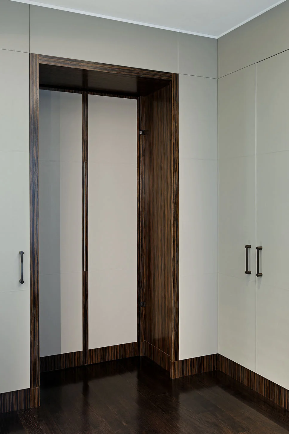 29_Doorway Closed.jpg