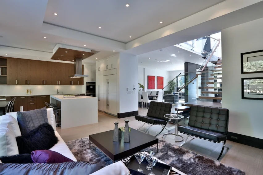 14_Family Room_Kitchen.jpg