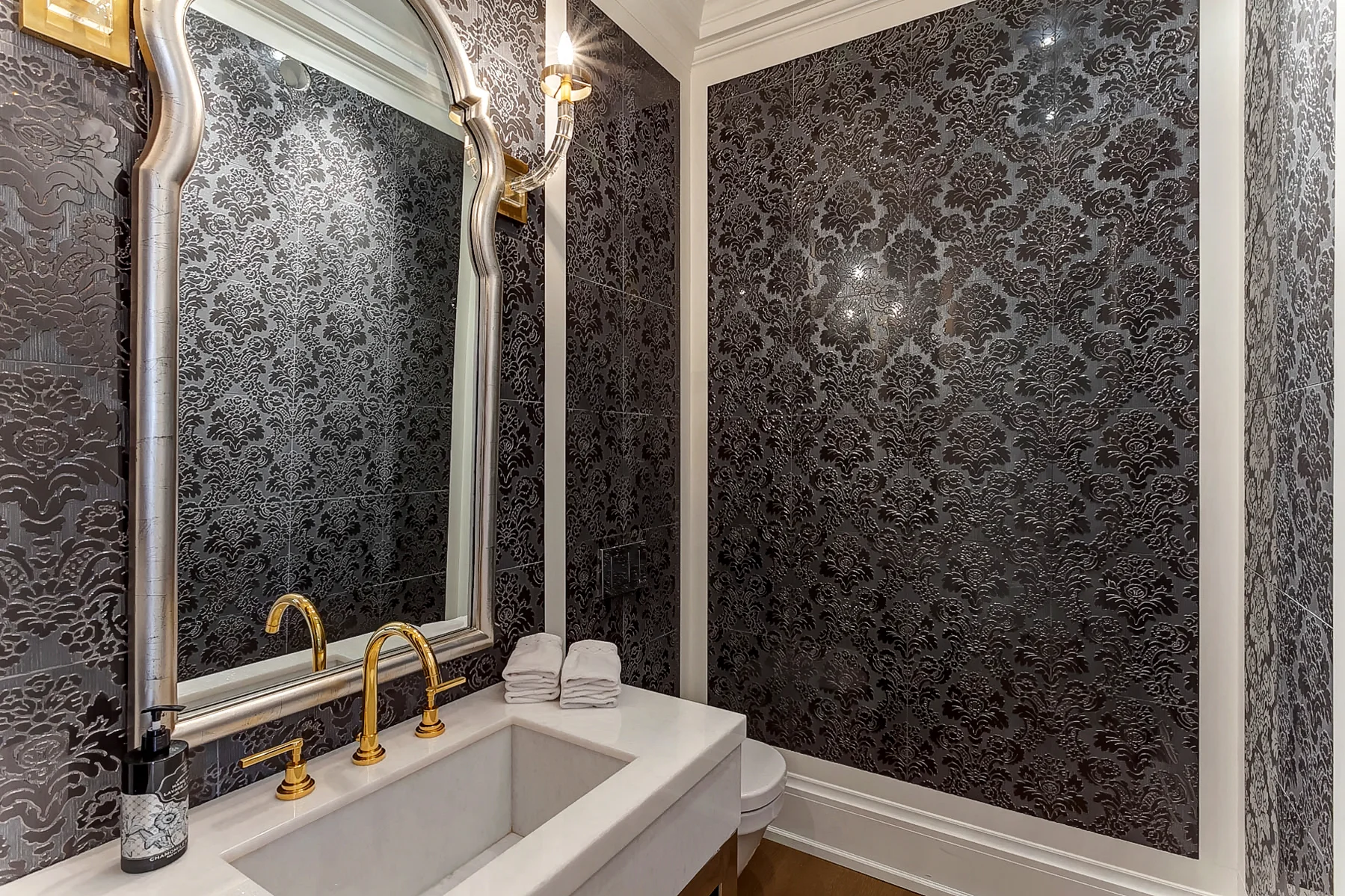 15_Powder_Room.jpg