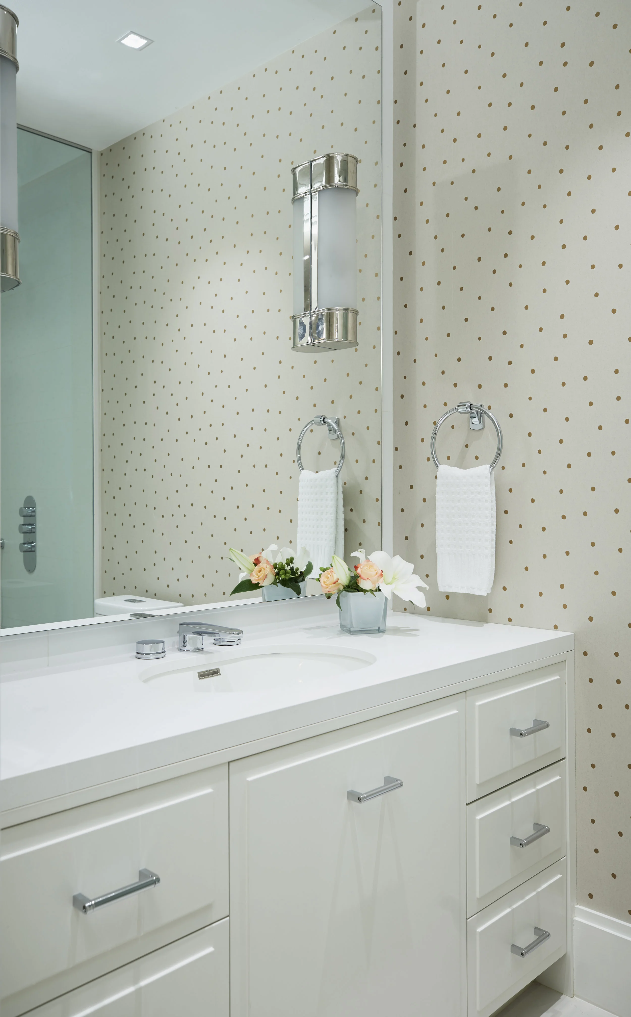 52_Guest_Bathroom.jpg