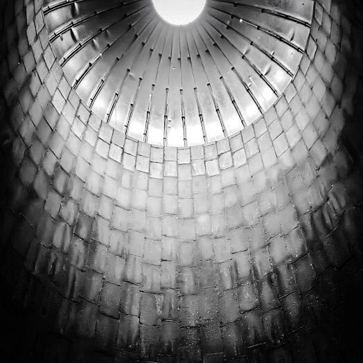 Inspiration | Circles upon circles upon circles

An abandoned silo somewhere in the Hudson Valley, NY

#designinspo #artandarchitecture #silo #ring #abandonedplaces #ruins #light #dome