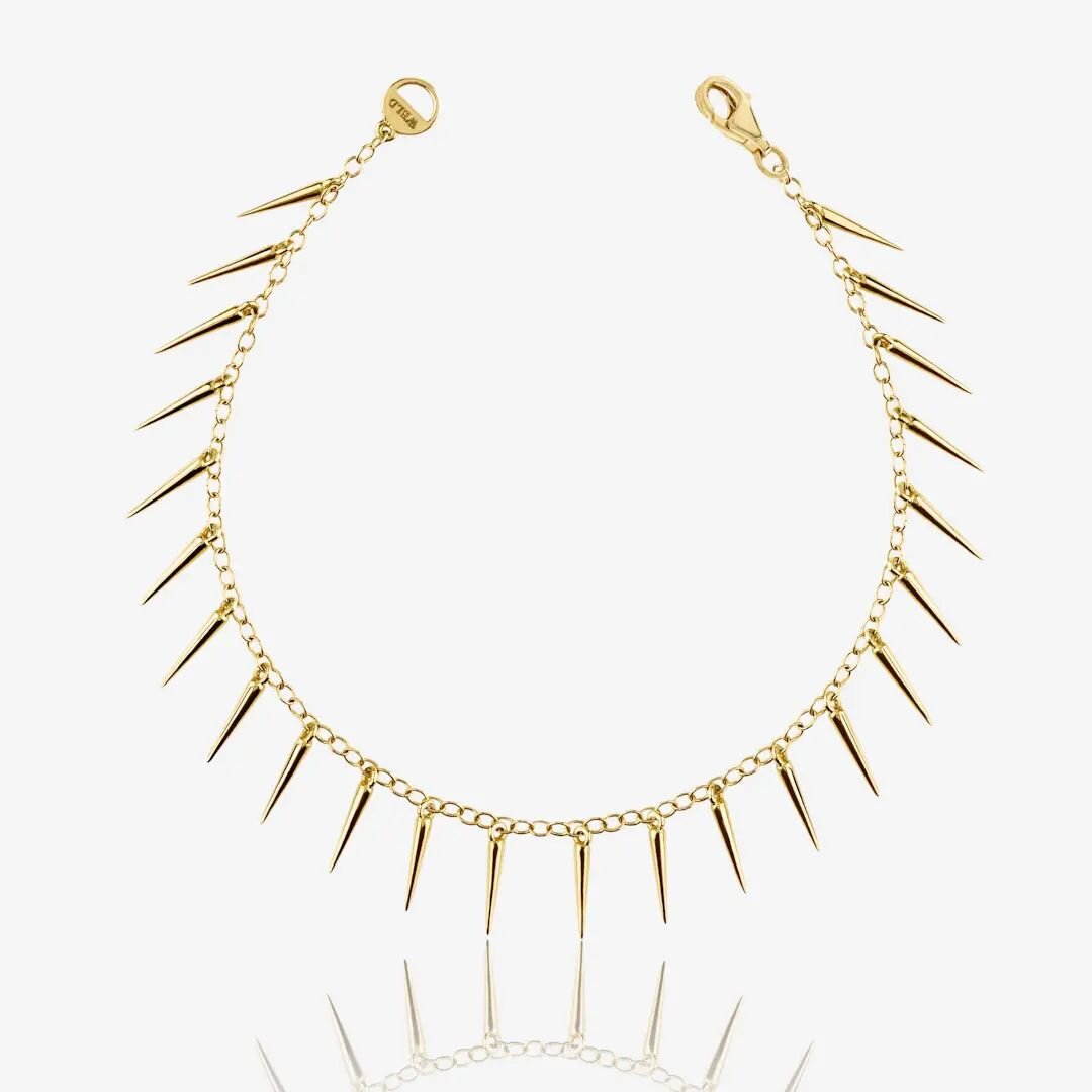 Our Fringe Bracelet - always ready to move with you. Be ready for her constant shimmering in 18k gold 💫💫💫

Made in NYC.

Available at @100waysjewelry. If you are in Vancouver, go and try on the Fringe Bracelet and Necklace. The wonderful 100 Ways 