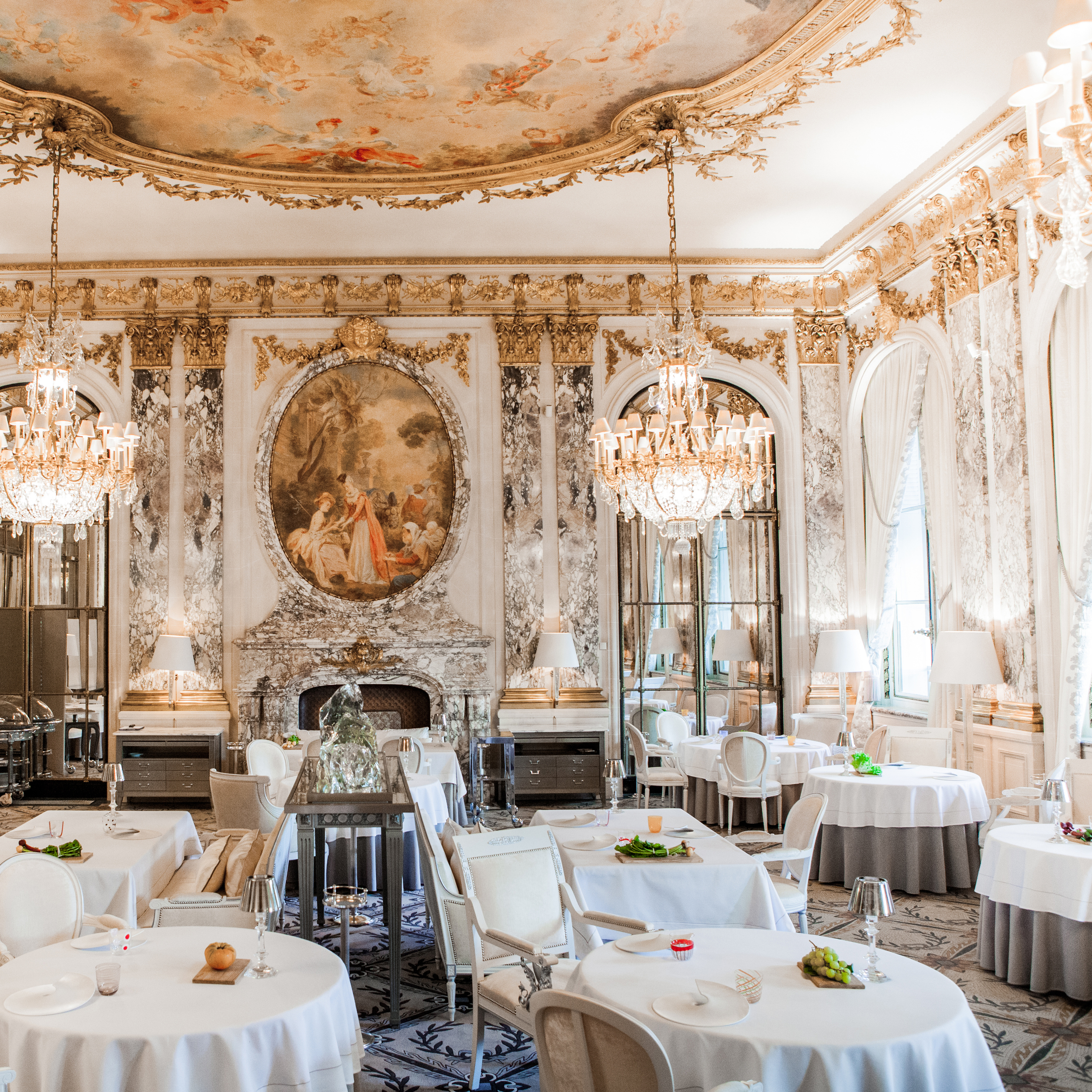 Restaurant le Meurice Alain Ducasse Salle Pierre Monetta SQ.jpg