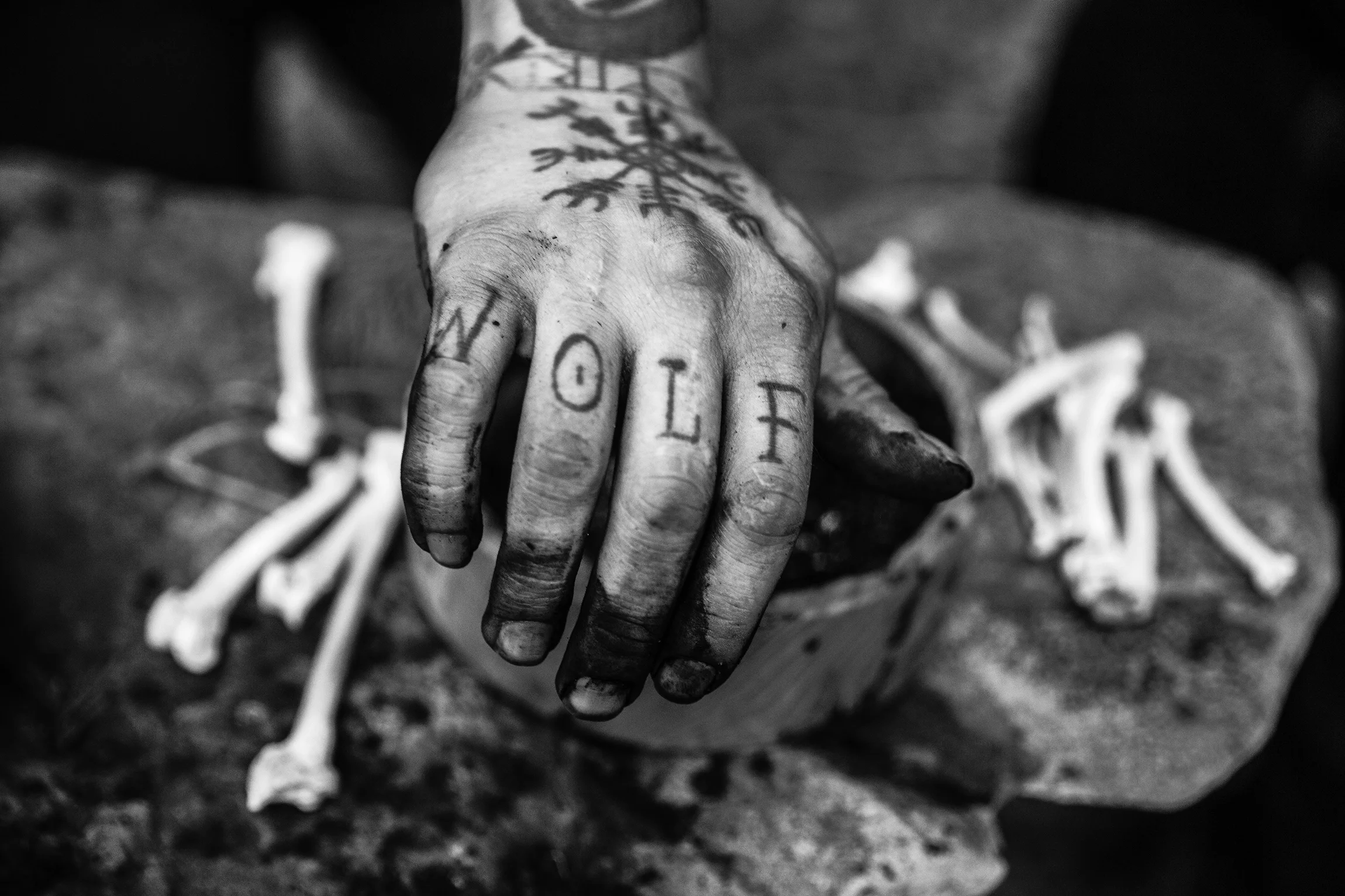 Grimnir preparing ritual ash