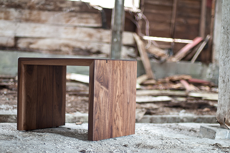 SingleSeatSide-KarapanosBench-ReliquaryStudio.jpg