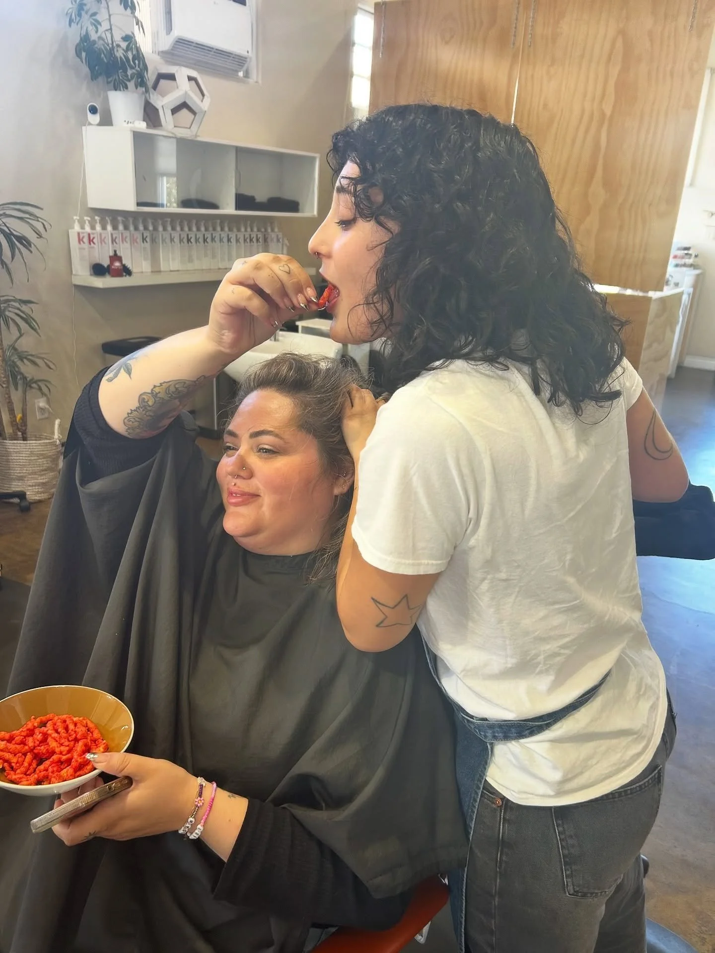 🔥WILL WORK FOR HOT CHEETOS🔥

#hive #hiveu #blowout #hotcheetos #work #fun #slo #sanluisobispo