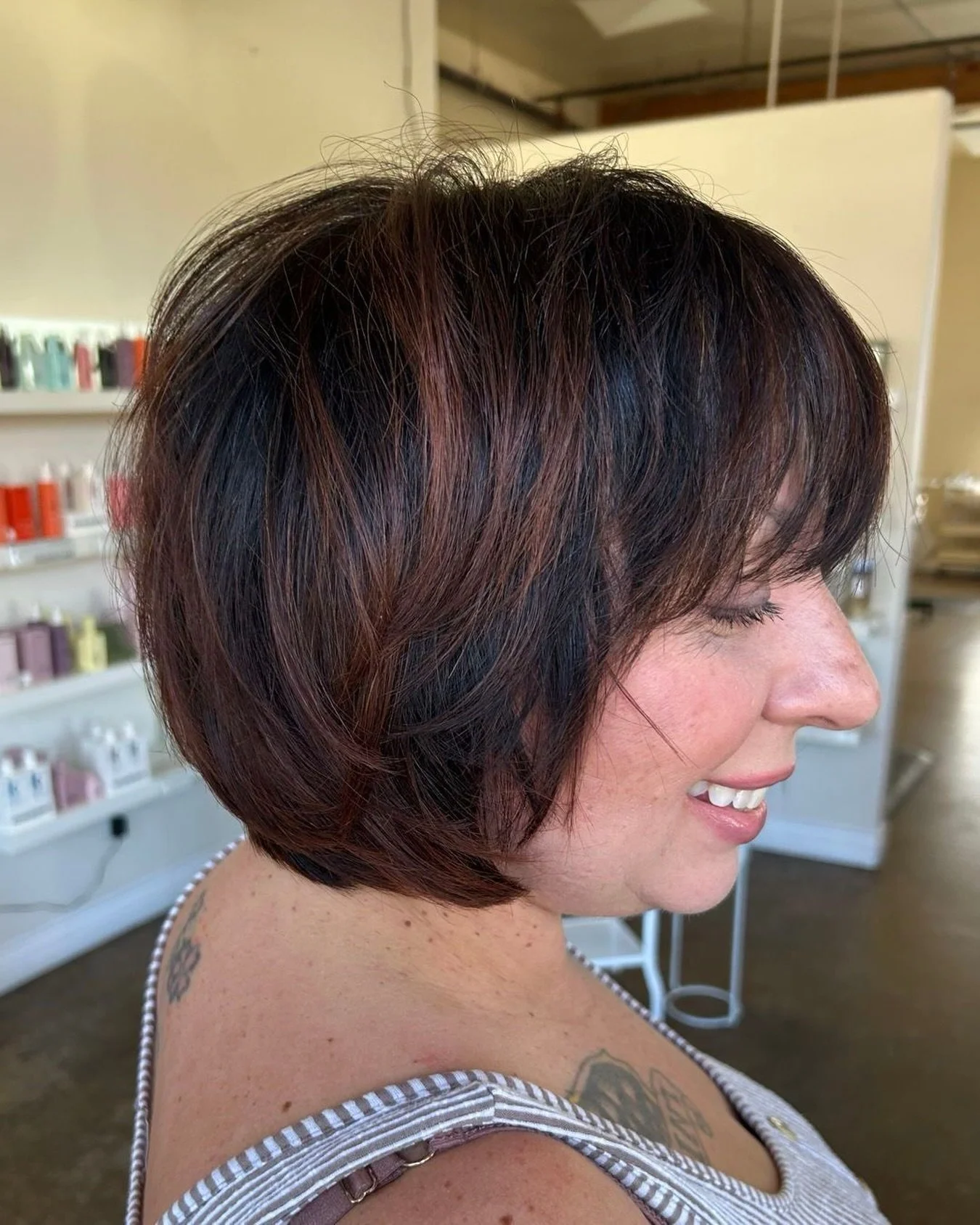 OH I&rsquo;M SORRY if that&rsquo;s not the cutest lil&rsquo; shorty, volume-y, bob-by I&rsquo;ve ever seen! 🤩

Love the way these highlights POP too. So good!

If you&rsquo;re a short-hair girlie, save this and show your stylist at your next appoint