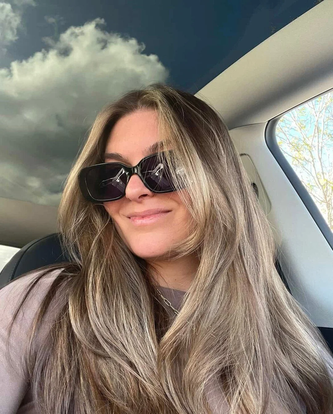 Cute lil' bronde client selfie to kick off the new year! 🥳 

We ❤️ to see your lived in hair! 🤳🏻

BOOK: 3️⃣ HR+ CUSTOM BLONDING + HAIRCUT 🔥

#hive #hiveu# #bronde #slo #salon #2026 #happynewyear #hairgoals