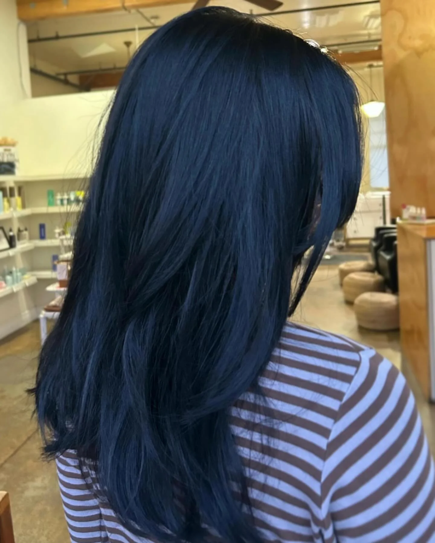 BLACK to her roots. 🐈&zwj;⬛🫚

Get it? BLACK. Like &ldquo;back to her roots&rdquo; but.. ok you got it. 😉

Sometimes the richest, darkest black is the softest, most flattering, natural tone! 

Don&rsquo;t be afraid of the dark side. 🖤

HIVEBEAUTY.