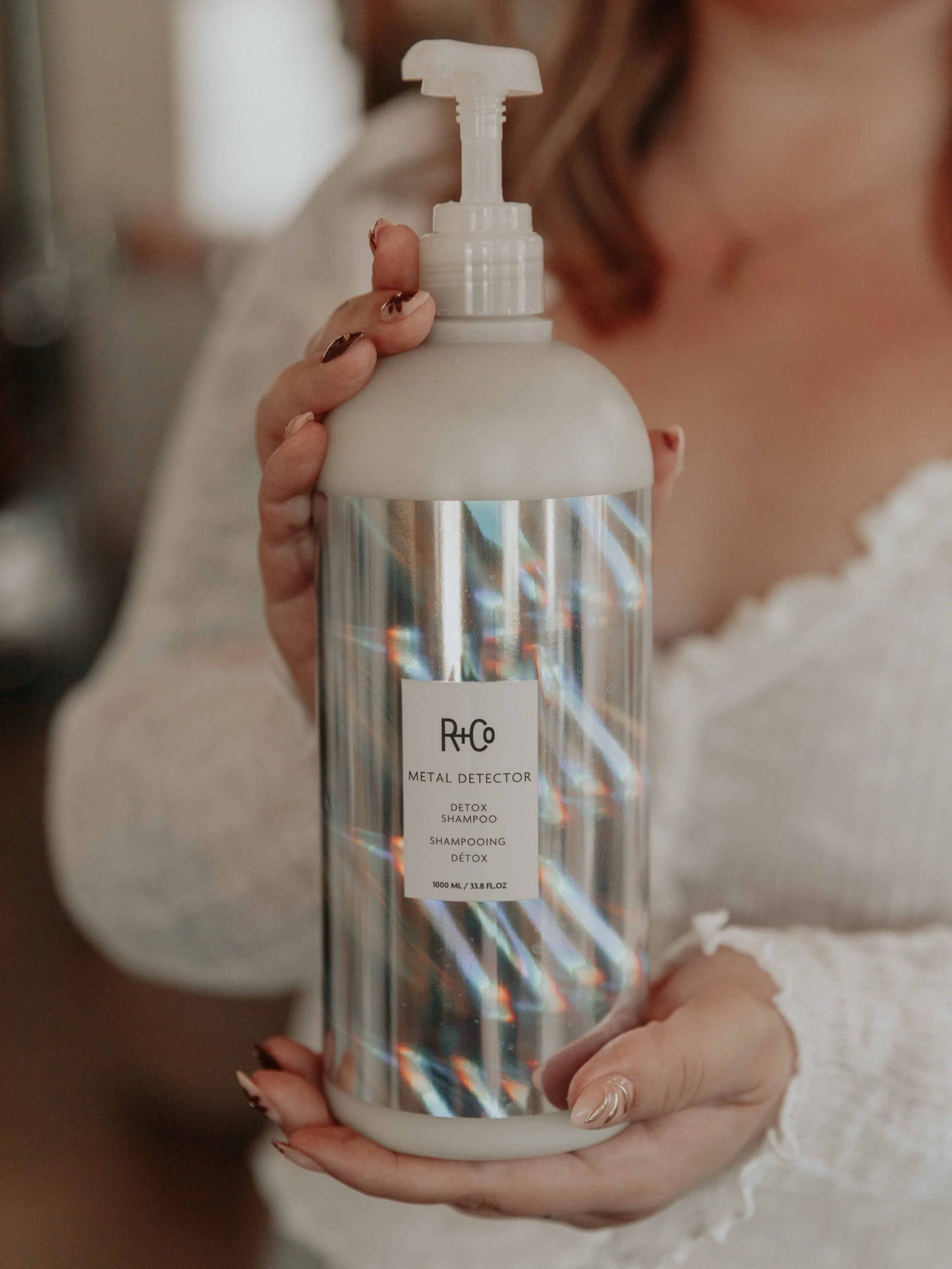 🚨BRAND NEW ALERT🚨

Please welcome R+Co&rsquo;s latest and greatest: METAL DETECTOR 🧲🤘🏼👩🏼&zwj;🏭🎸

Color-safe, detoxifying clarifying shampoo designed  to remove heavy metals, chlorine and hard water minerals. 🎨🫧🏊🏻

GENTLE. COLOR-SAFE. DET