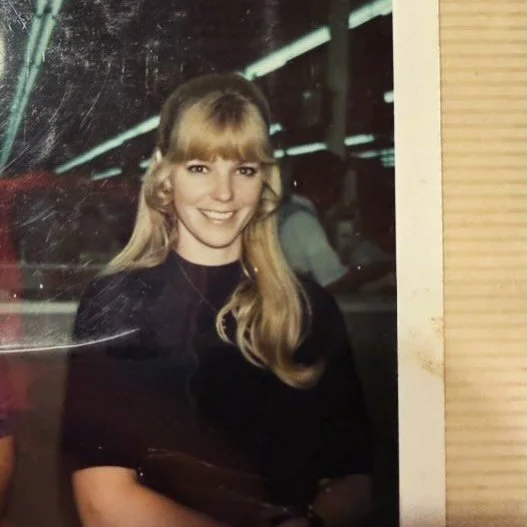 Found this pic of my Aunt circa the late 60&rsquo;s / early 70&rsquo;s during our last visit! She&rsquo;s always been a gorgeous fashion girlie with great taste. 🤌🏻

Admiring the Brigitte Bardot-esqe hair, I then learned that she was cutting it her