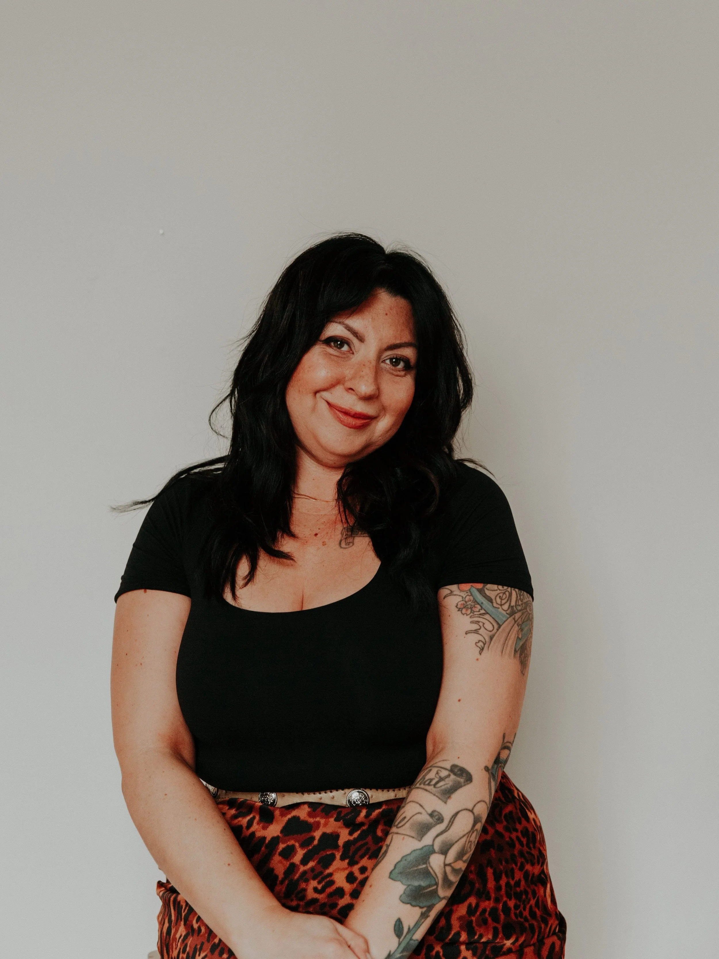 Yes, Andressa is amazing, but she&rsquo;s also:

🤰🏻a dedicated girl mom
💡always a source of wisdom in the salon
🌙 intuitive
👩🏻&zwj;🍳 a baker and the kitchen mama
🤣 a funny gal and loves to laugh

What else do you love about Andressa?

#hive #