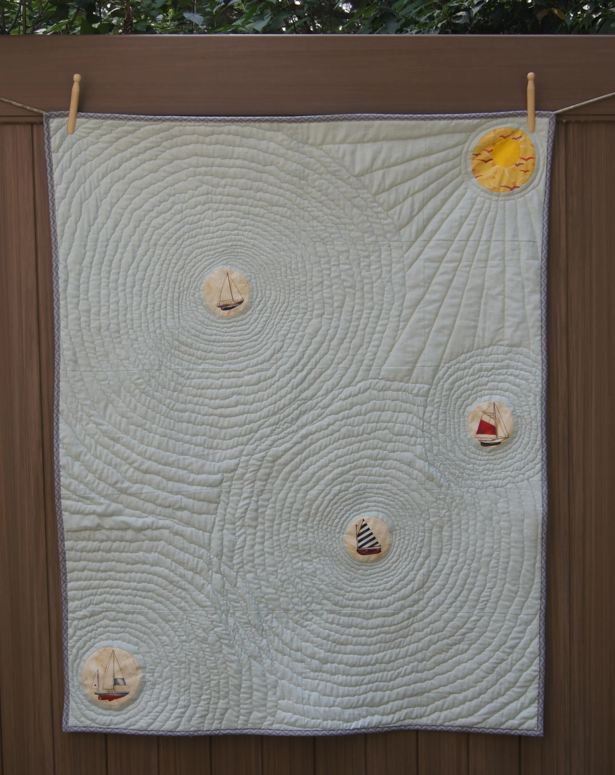 Wavy free motion quilting
