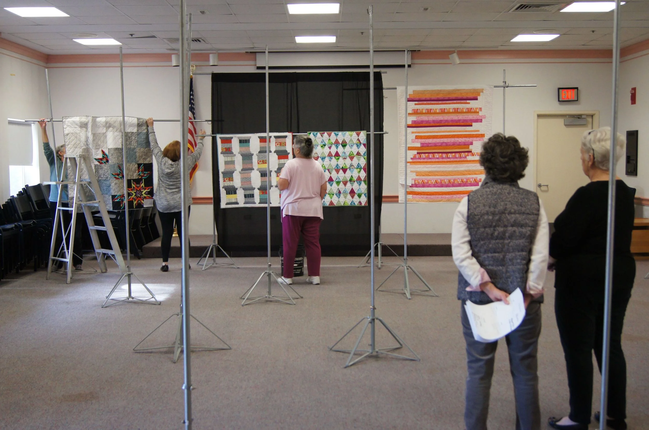 Hanging a quilt show 2.jpg