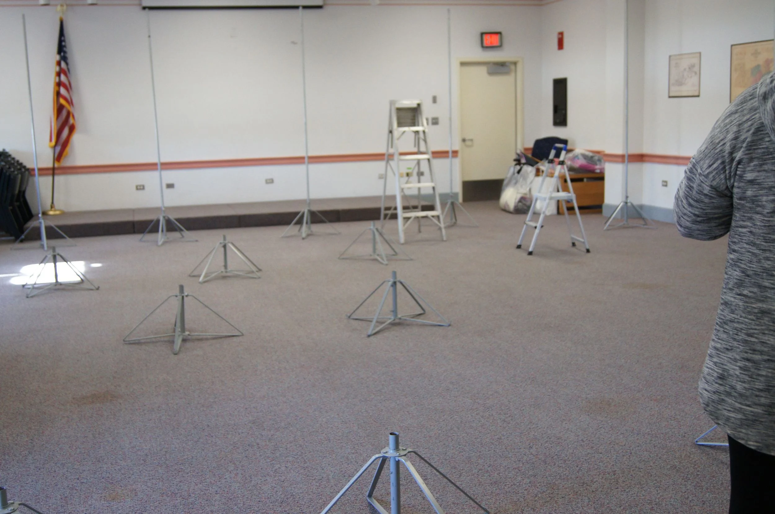 Hanging a quilt show 1.jpg