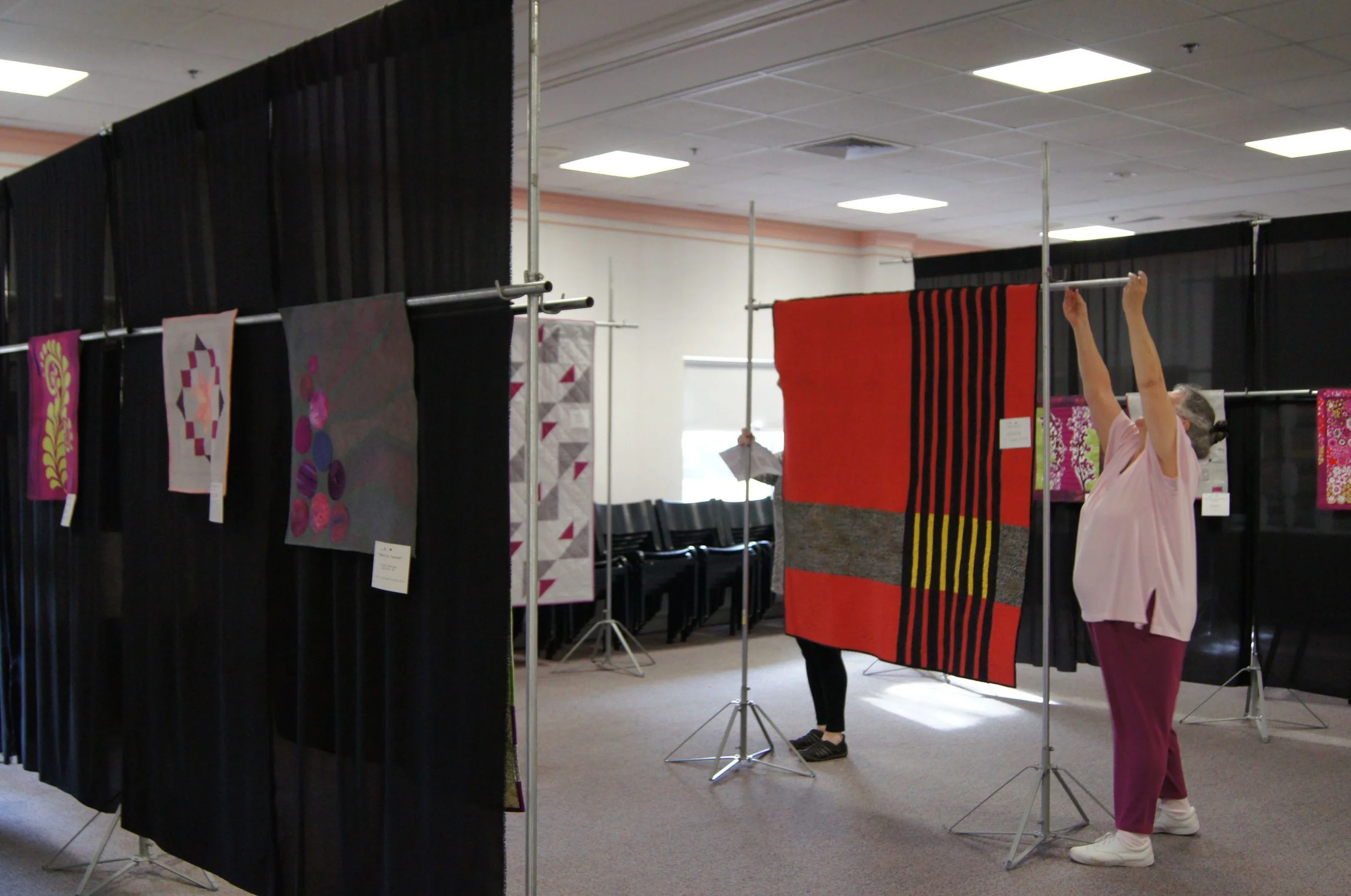 Hanging a quilt show 7.jpg