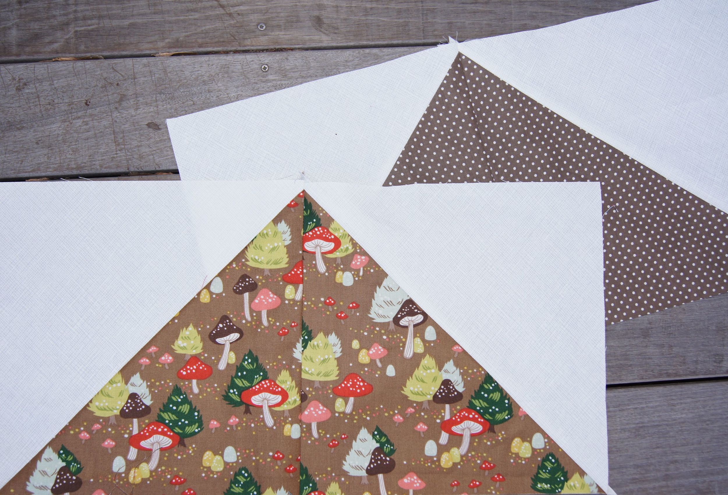 Quilt European Christmas triangle block.jpg