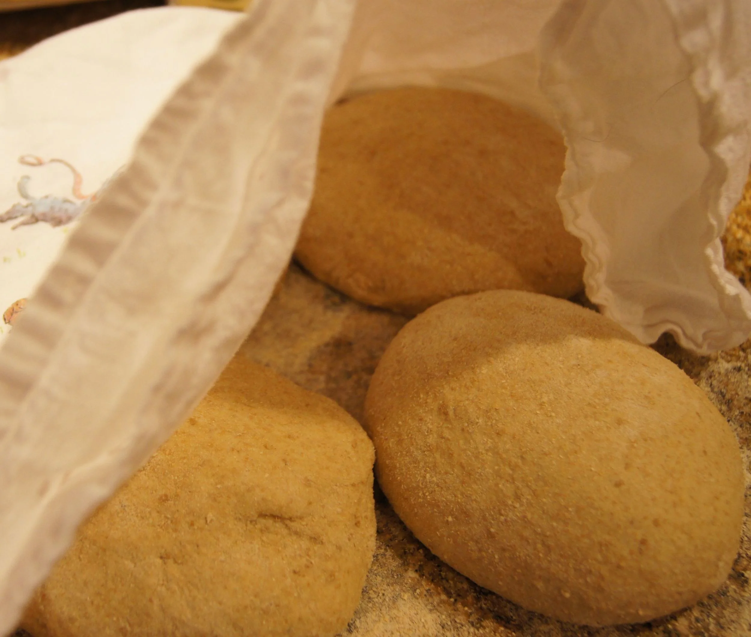 And under the dish towel.., sourdough&nbsp;bread with an apple based starter. &nbsp;