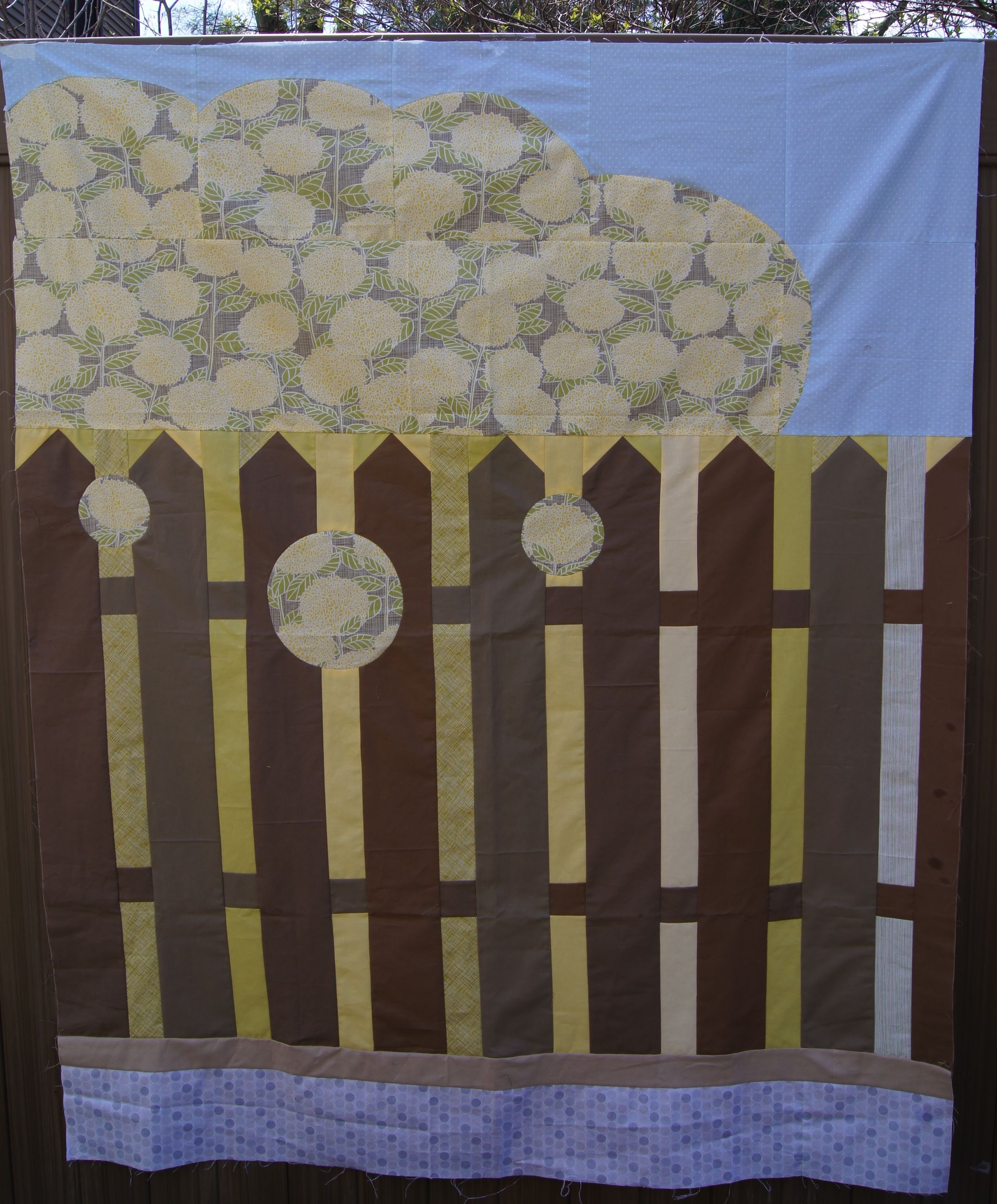 Hydrangea on the fence, quilt top