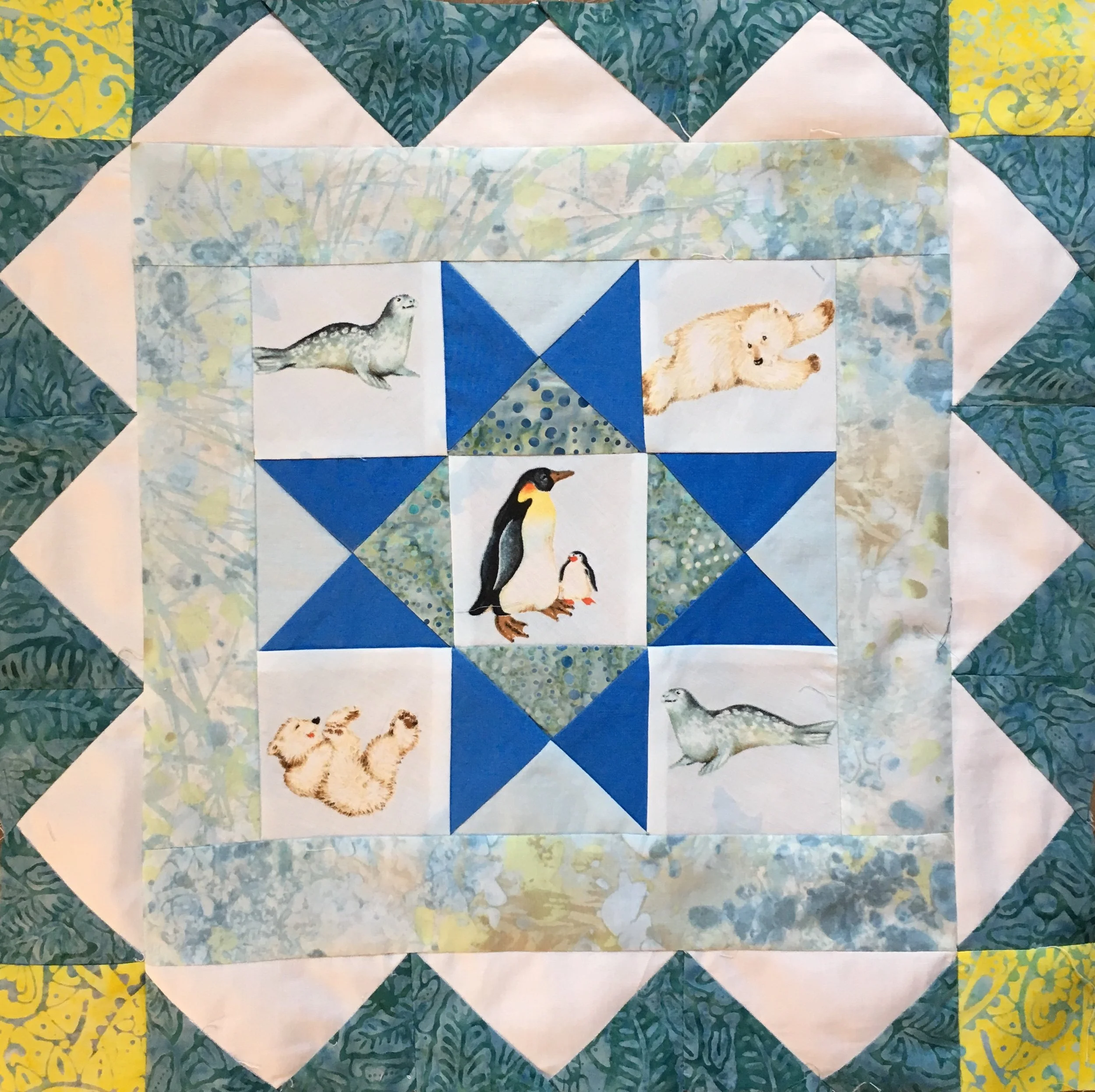 Polar Medallion Quilt, first 2 rounds