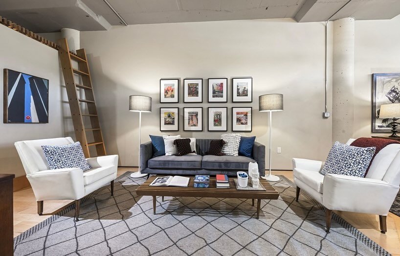 Light-filled loft smack-dab in the middle of the Pearl district. Staged by Spade And Archer. 

📍1400 NW Irving St #521, Portland, OR 97209

- $340,000
- 1 Bed
- 1 Bath
- 853 sqft

Contact Atussa Valenti with Coldwell Banker Bain at 971-217-7606 for 