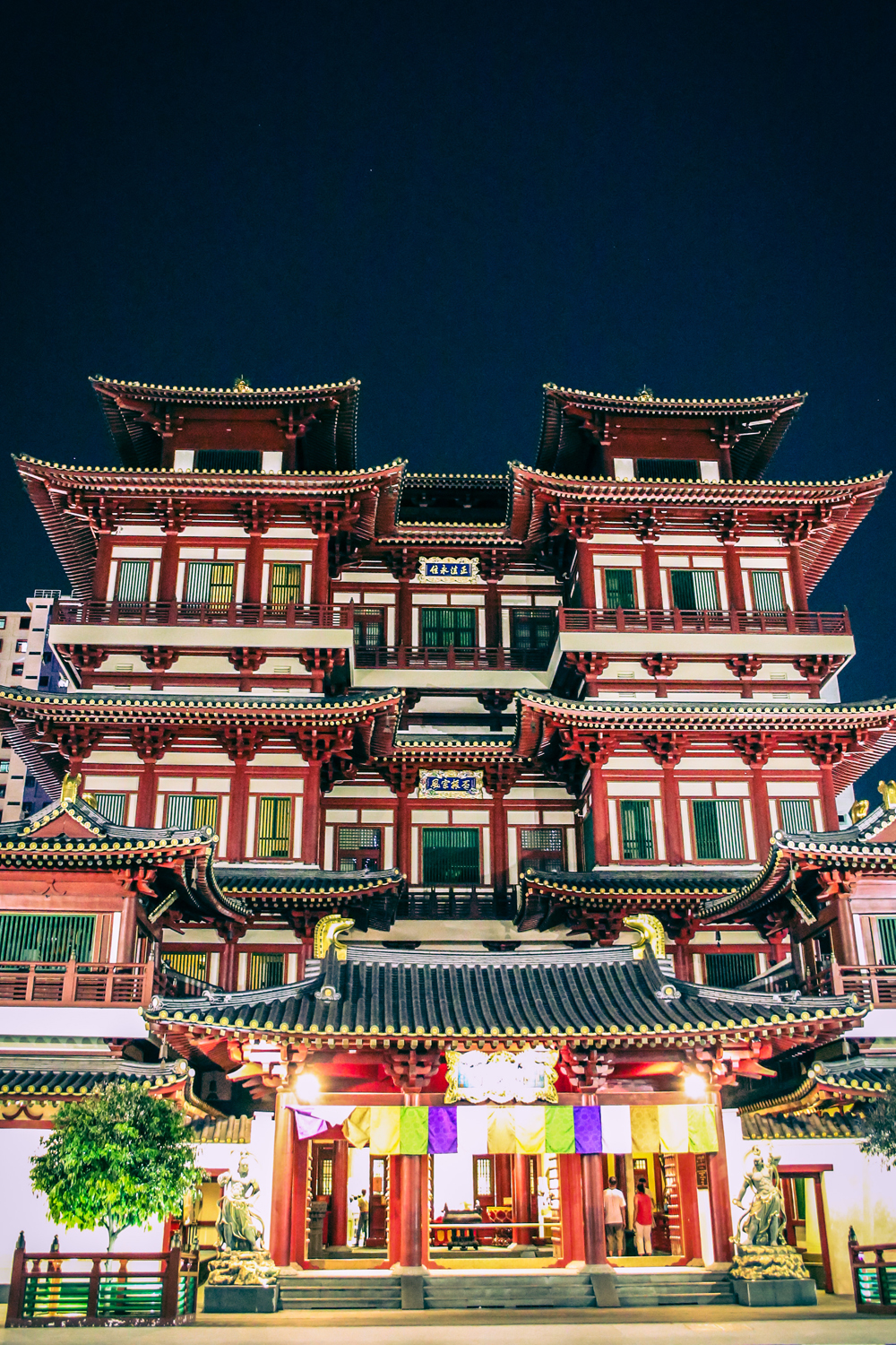 I was racing past this on the way to dinner and snapped it quickly. To my regret, I have no idea on it's significance or use. But isn't it beautiful?