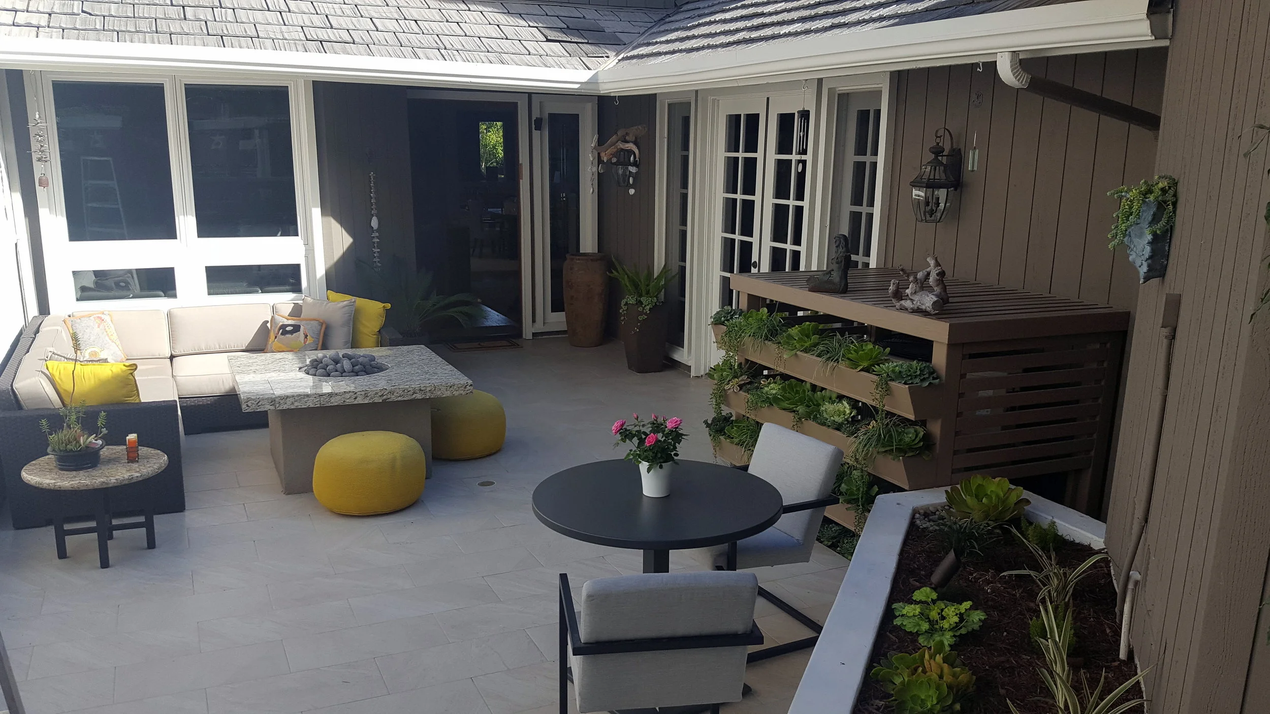 NEWPORT BEACH COURTYARD DESIGN