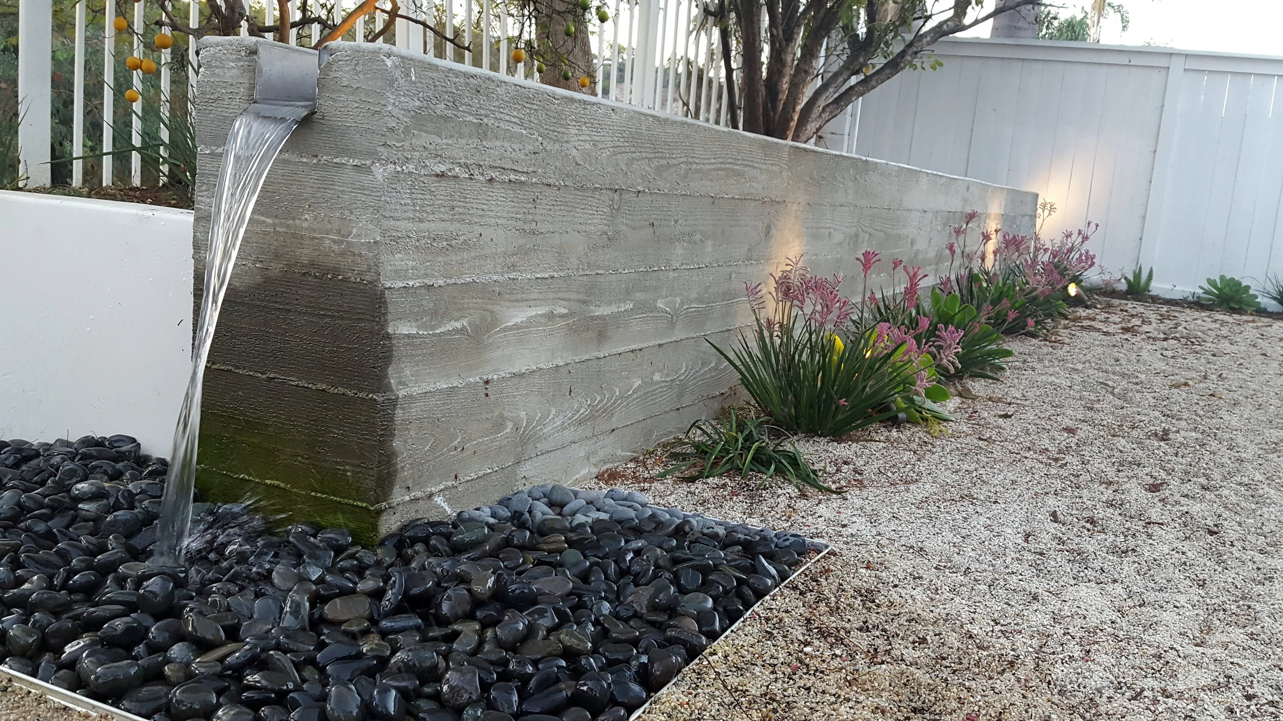 MODERN FOUNTAIN DESIGN
