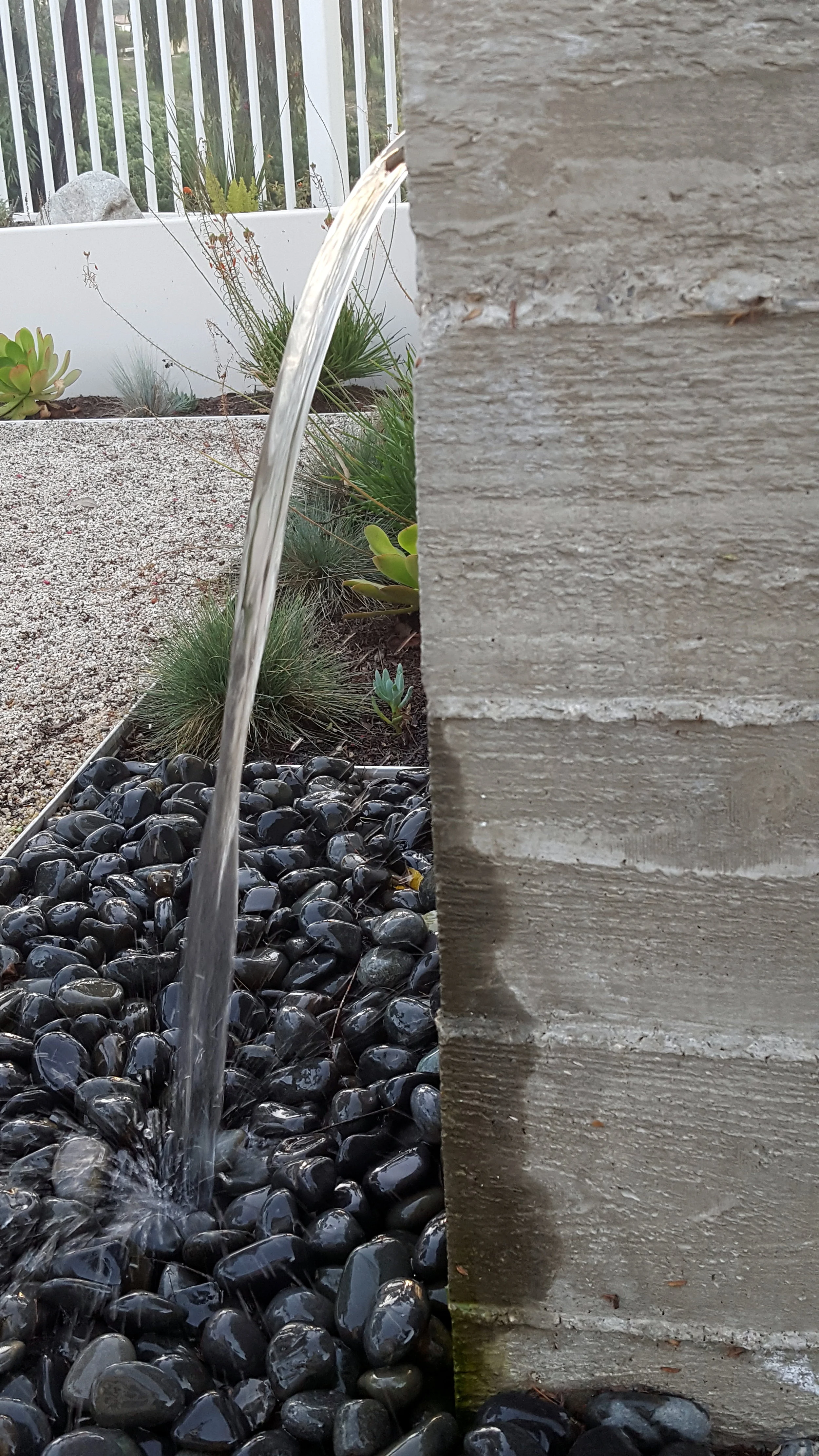 MODERN FOUNTAIN DESIGN