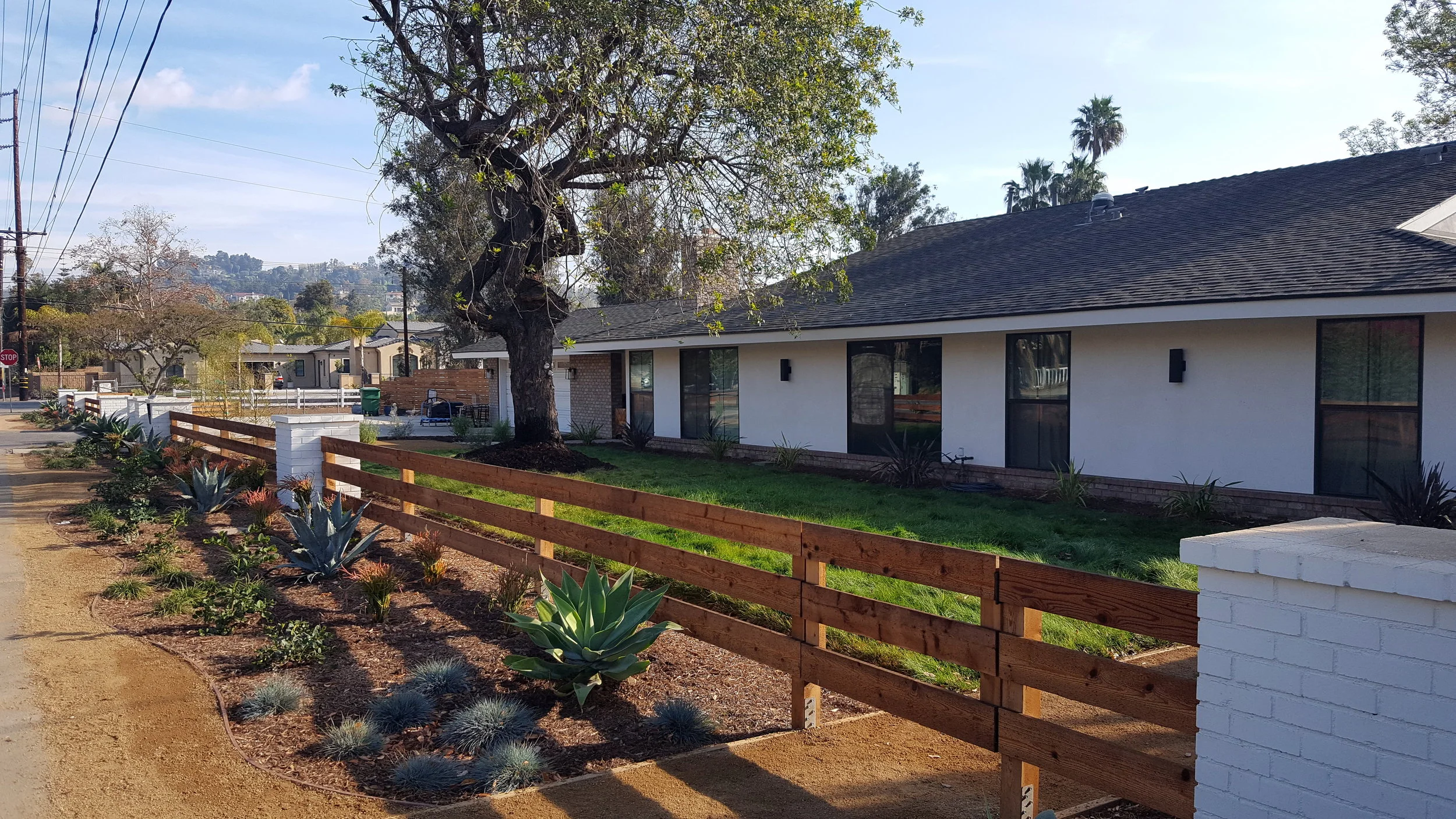 TUSTIN MODERN FARMHOUSE GARDEN DESIGN