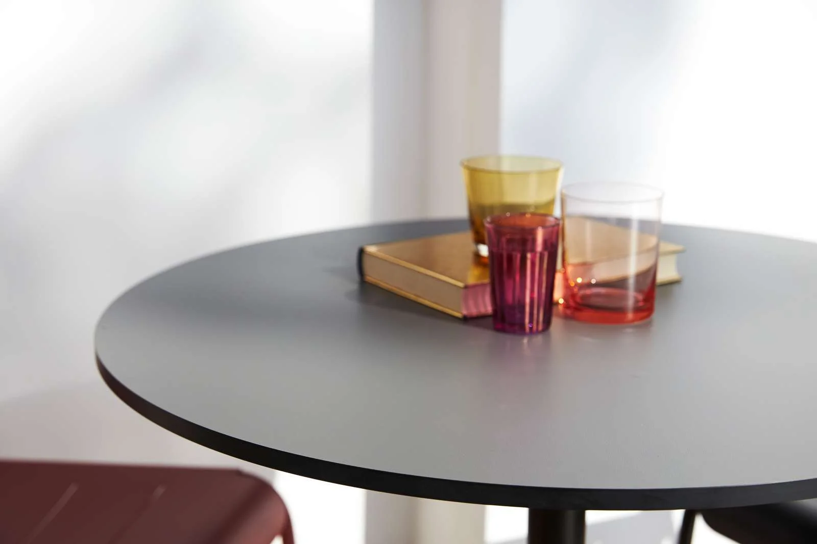 Go Café Table White Base with Grey or White 24" Aluminum Top
