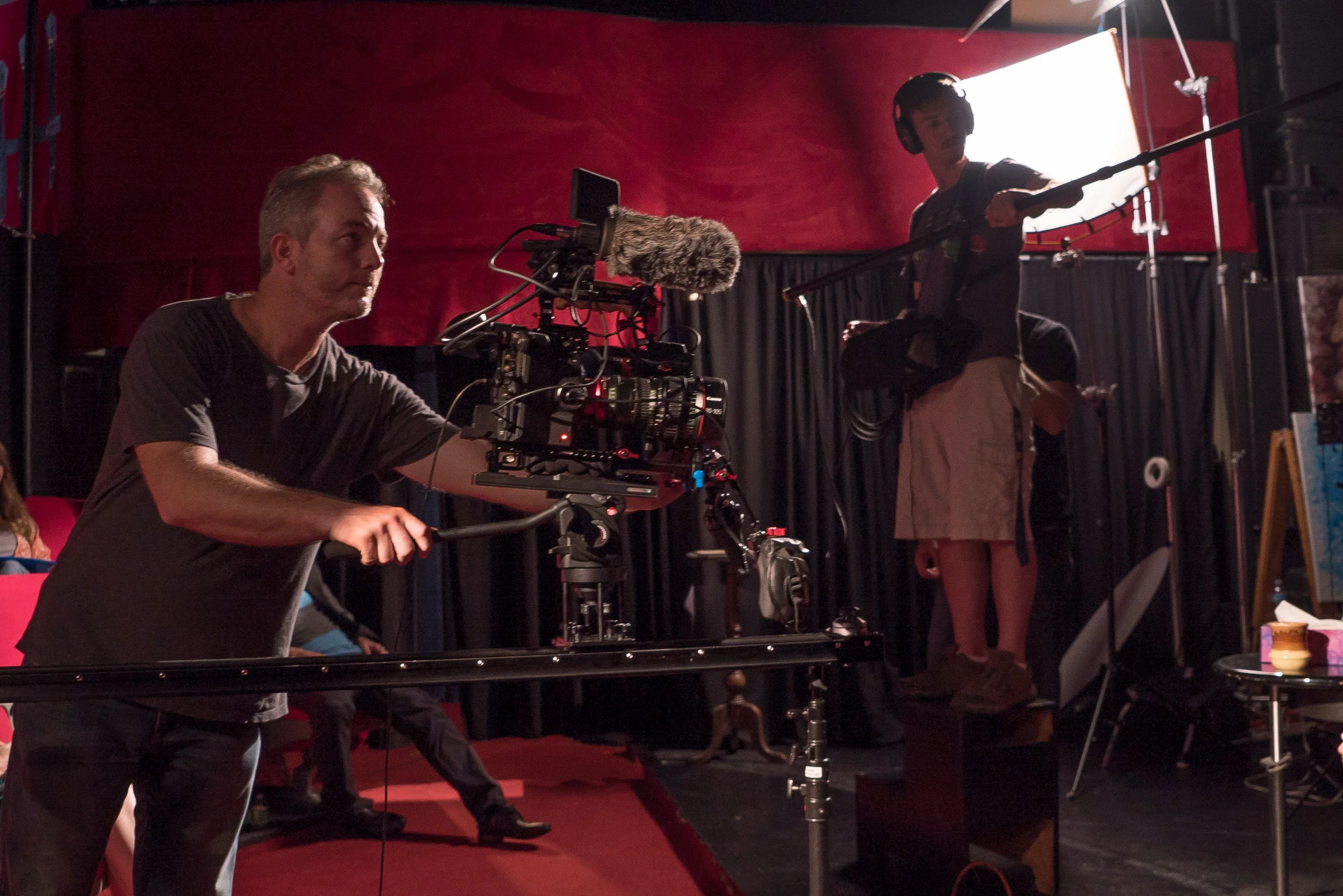 The universal baseplate makes mounting to tripods and slider very fast.