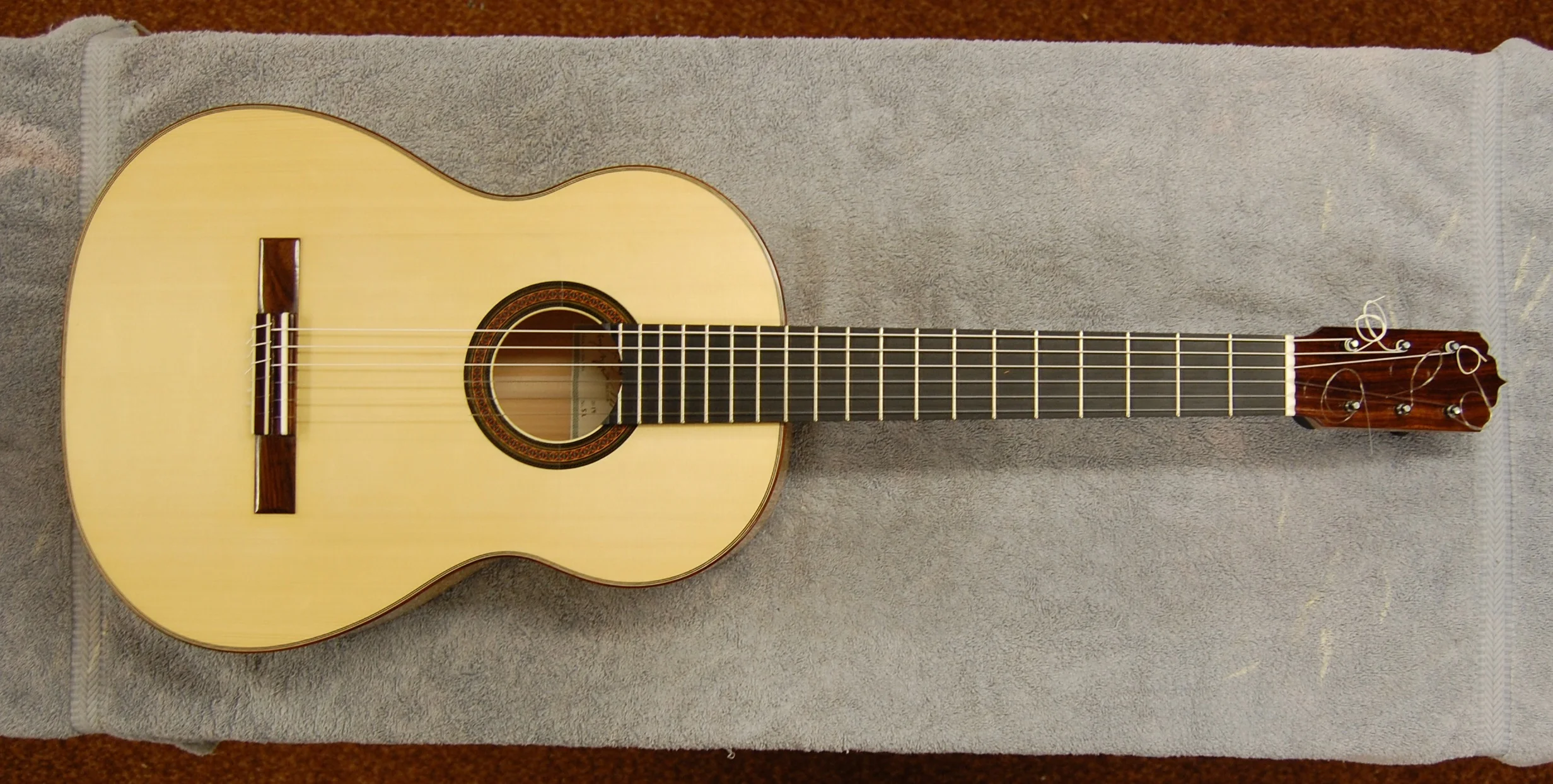 2A blanca with planetary pegs