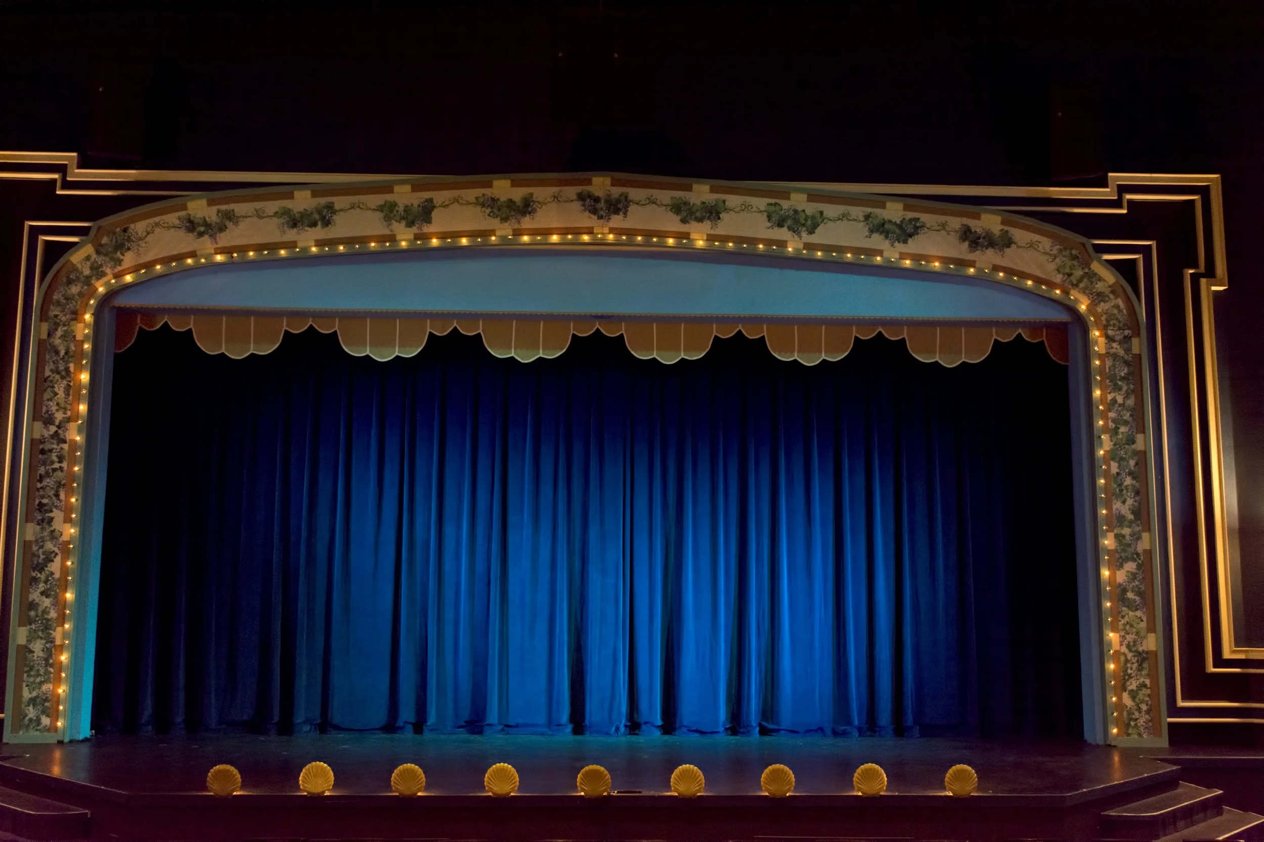  Funny Girl, Arrow Rock Lyceum, 2016  Director: Len Pfluger  Lighting Design: Randy Winder  Costume Design: Molly Akin-McKinley  Photos by Jeff Ridenour and Ryan Matthew Hall 